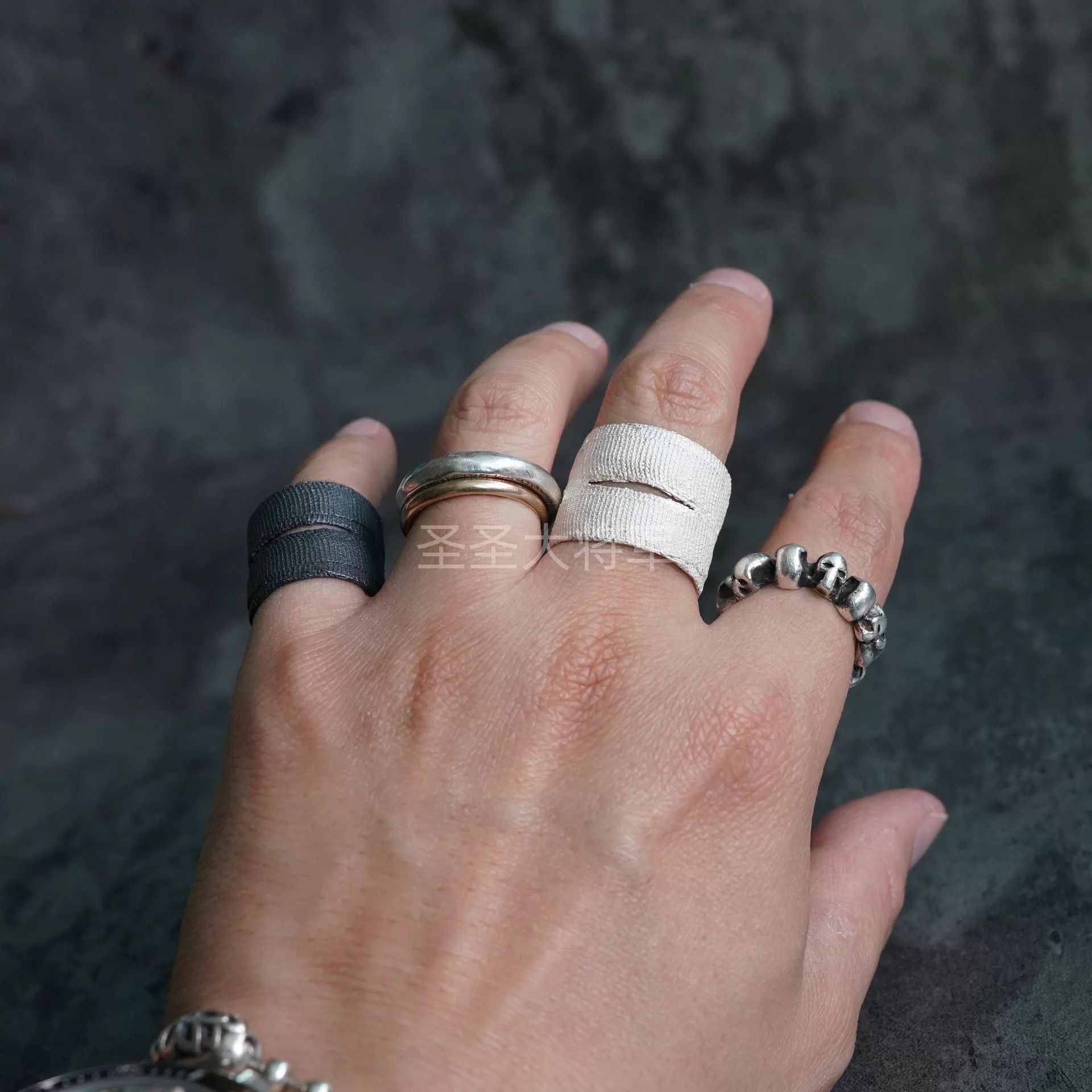 DETAJ Detaj Vintage Cut Edge Band Ring White(12-22) Black(14-20) Size ONE SIZE - 6 Thumbnail