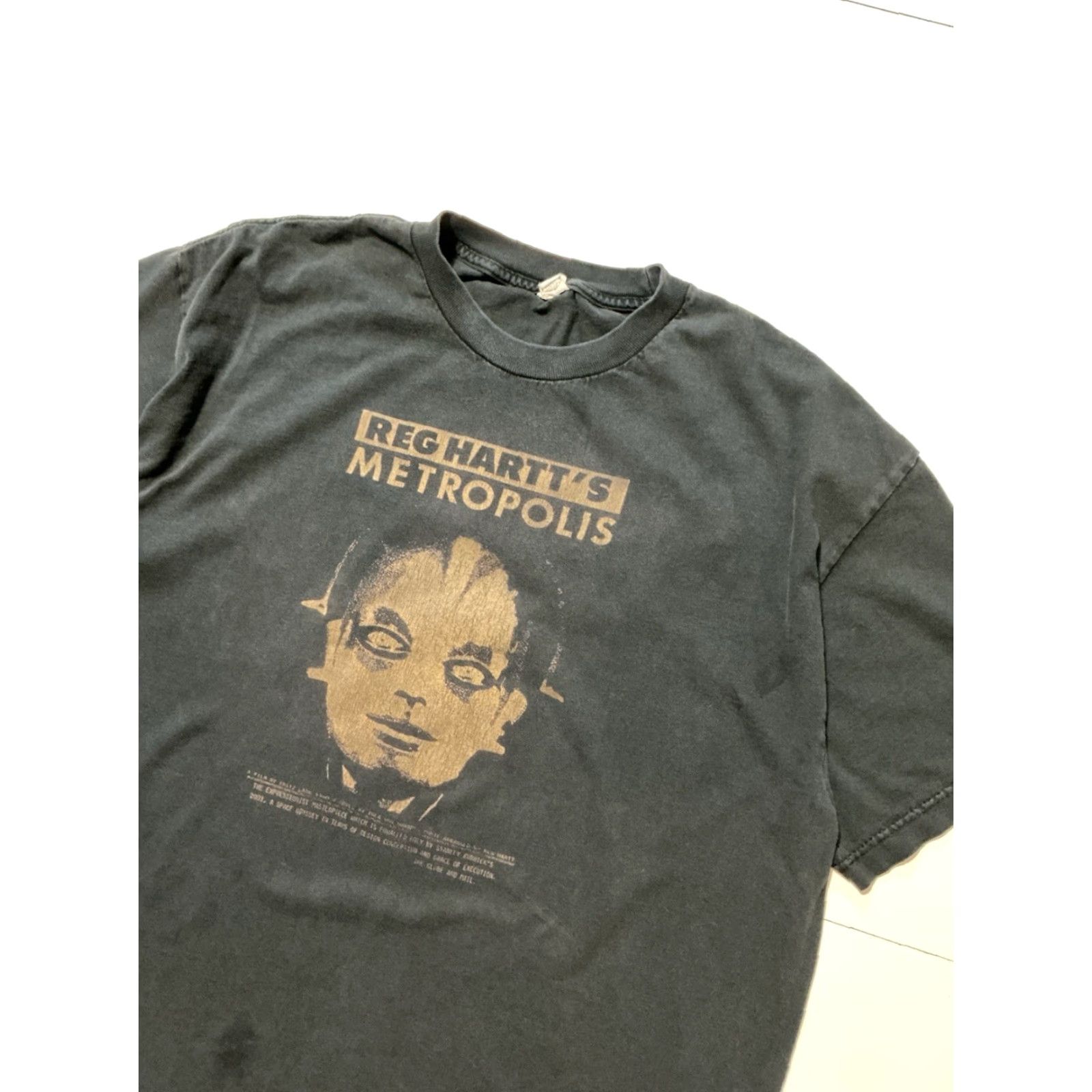 Vintage VINTAGE Reg Hartt Metropolis Fritz Lang Film Movie Archivist Black Graphic T-Shirt XL Mens ANTIQUE? Size US XL / EU 56 / 4 - 4 Thumbnail