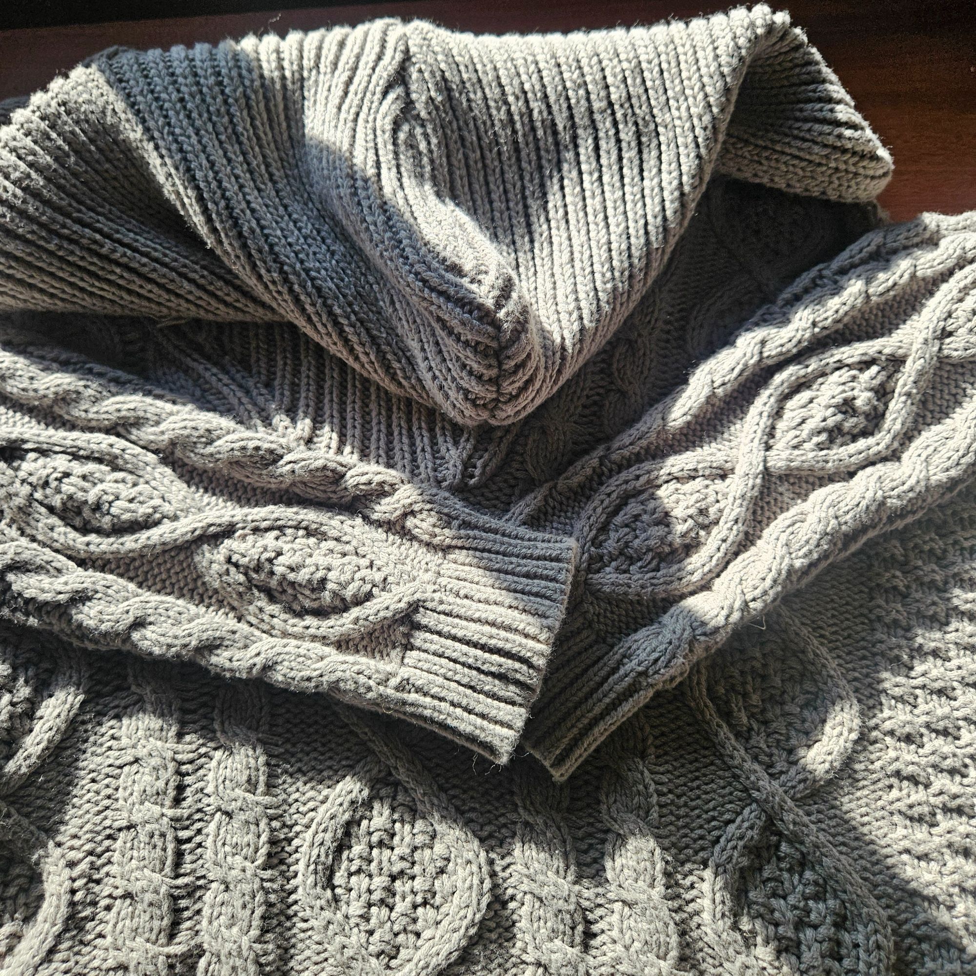 Aeropostale Aeropostale Crop Chunky Cable Sweater Gray L Academia Cozy Size L / US 10 / IT 46 - 6 Thumbnail