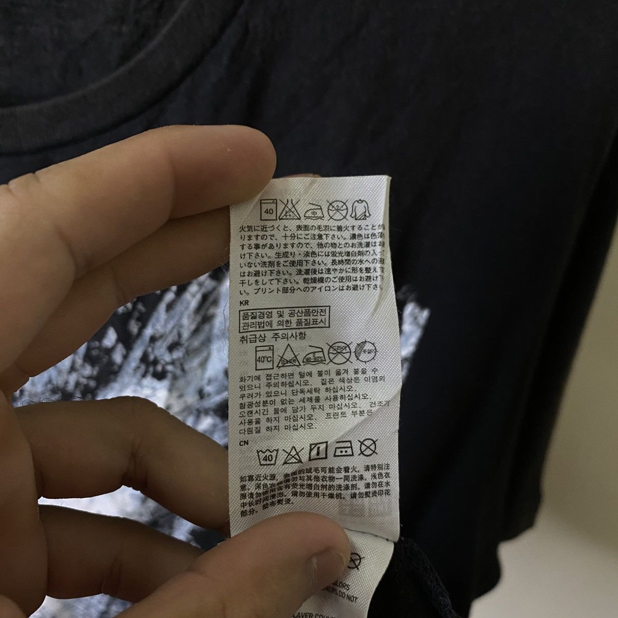 Uniqlo Batman The Dark Knight Rises Collaboration Tee Size US L / EU 52-54 / 3 - 5 Thumbnail
