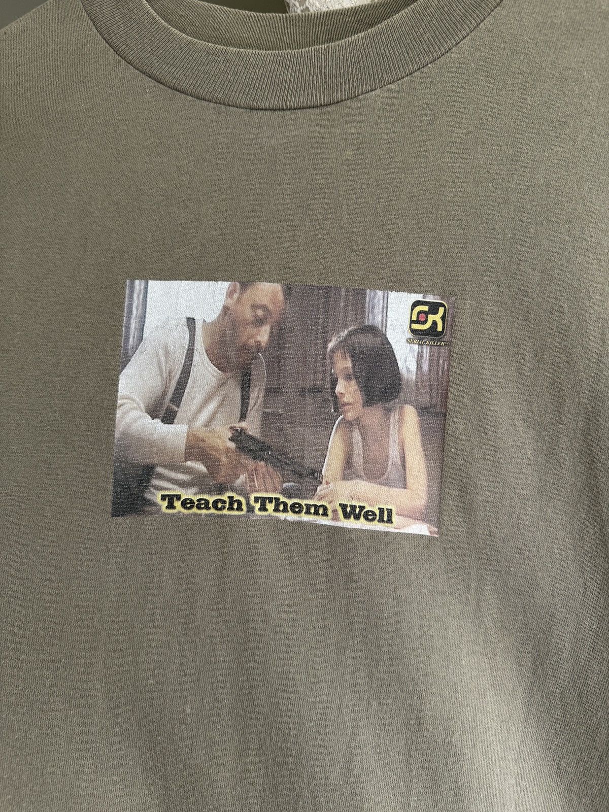Vintage SERIAL KILLER Leon: The Professional Teach Them Well T Shirt Size US M / EU 48-50 / 2 - 7 Thumbnail