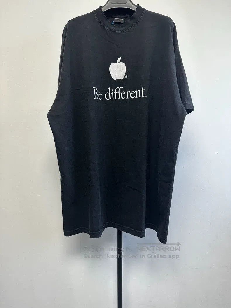 Balenciaga Balenciaga Apple Logo Printed Crew Neck Short Sleeve Size US M / EU 48-50 / 2 - 1 Thumbnail