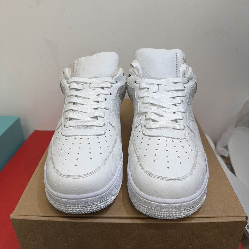 Louis Vuitton Louis Vuitton x Nike Air Force 1 Low White Sneakers -2505 Size US 11 / EU 44 - 2 Thumbnail