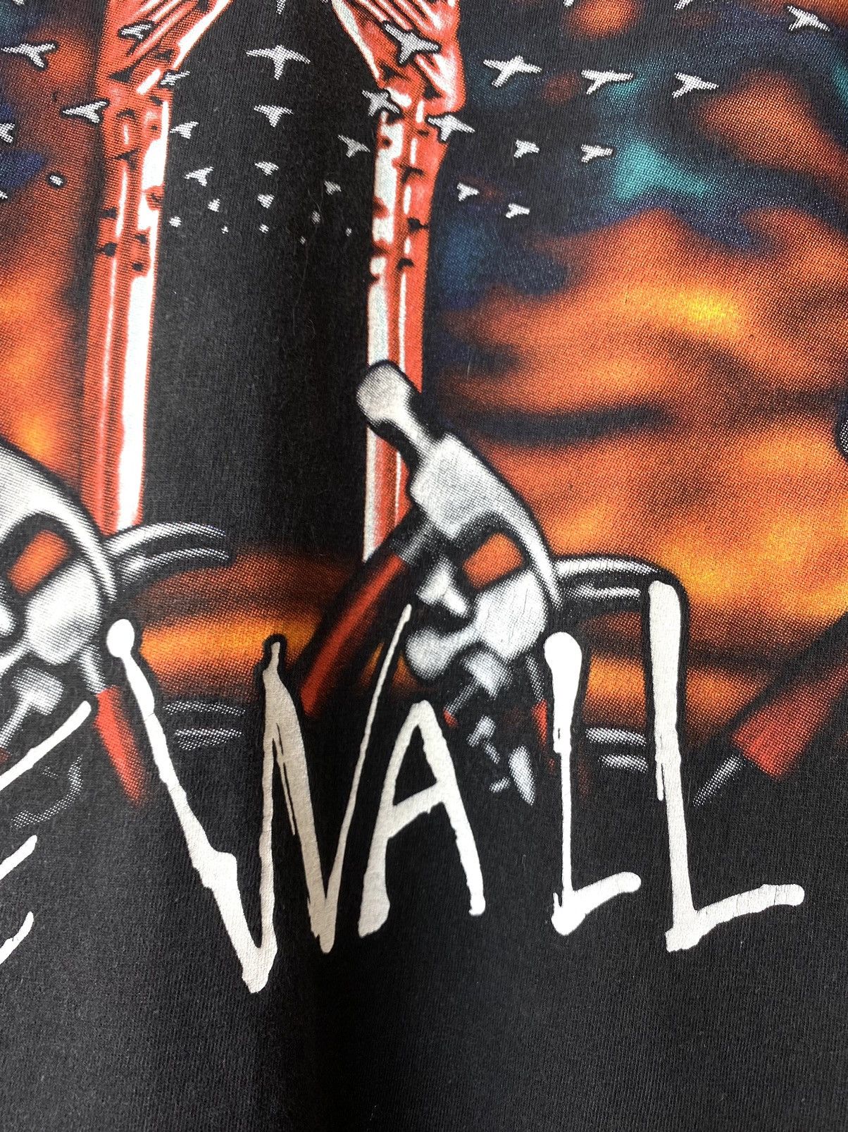 Band Tees Very Rare ! Vintage 1990’s Pink Floyd The Wall Album T Shirt Size US M / EU 48-50 / 2 - 6 Thumbnail