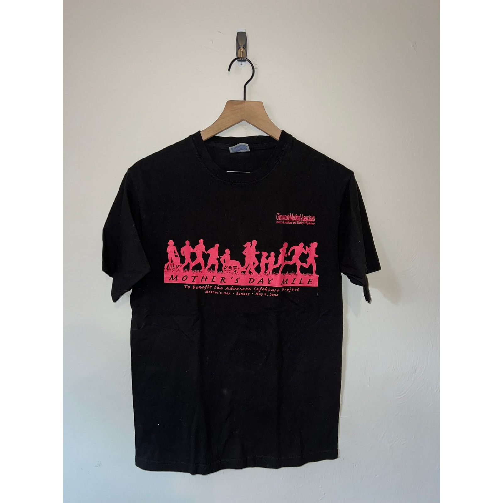 Hanes Vintage Mothers Day Shirt Mile Running Black Tee Graphic S Size US S / EU 44-46 / 1 - 1 Thumbnail