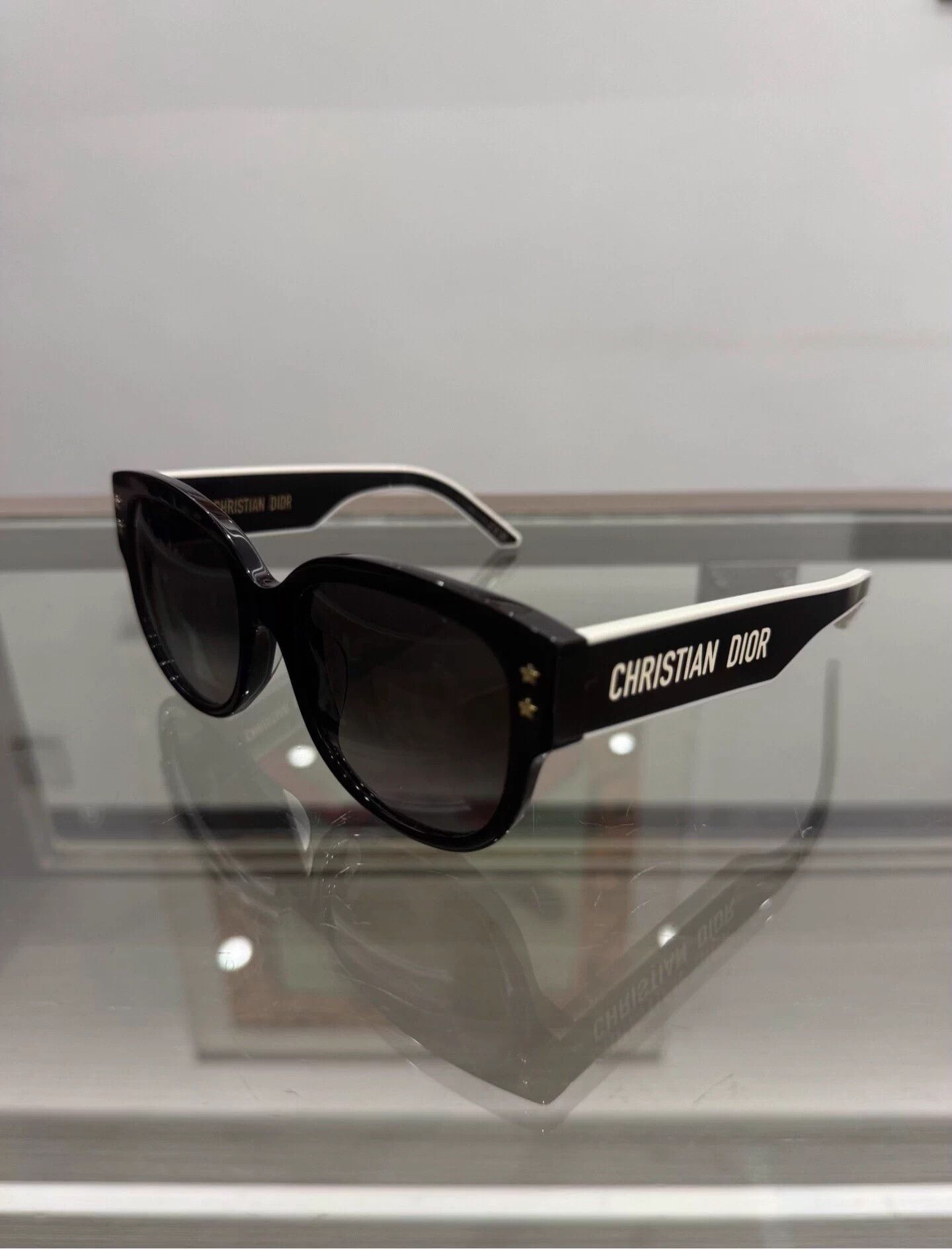 Dior Dior Black Sunglasses White Star Logo Side Size ONE SIZE - 1 Thumbnail