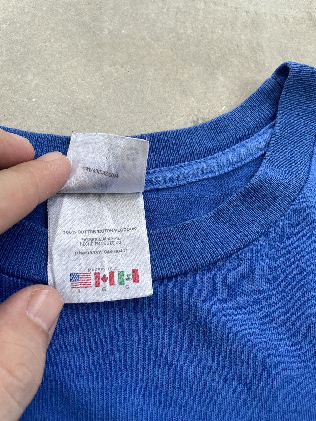 Adidas VINTAGE ADIDAS MADE IN USA BIG LOGO TEE Y2K Size US L / EU 52-54 / 3 - 8 Thumbnail
