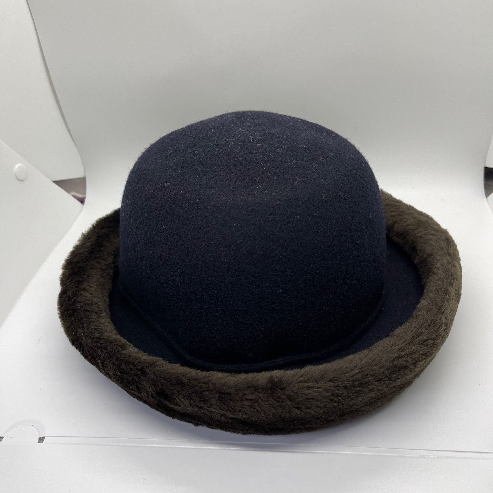 Liz Claiborne Liz Claiborne Black Wool Hat Faux Fur trim brim & swarf Tie Size ONE SIZE - 2 Thumbnail