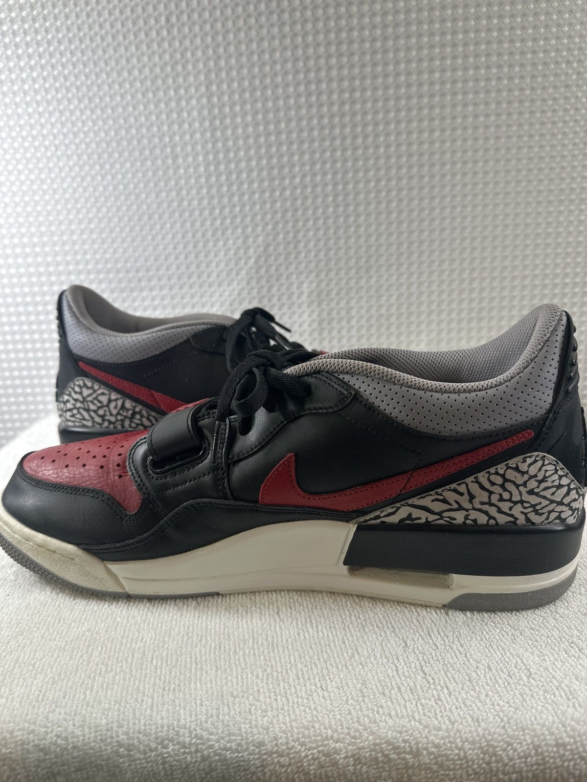 Nike Jordan Legacy 312 Low Bred Cement Grey Gym Red Black Size US 12 / EU 45 - 6 Thumbnail