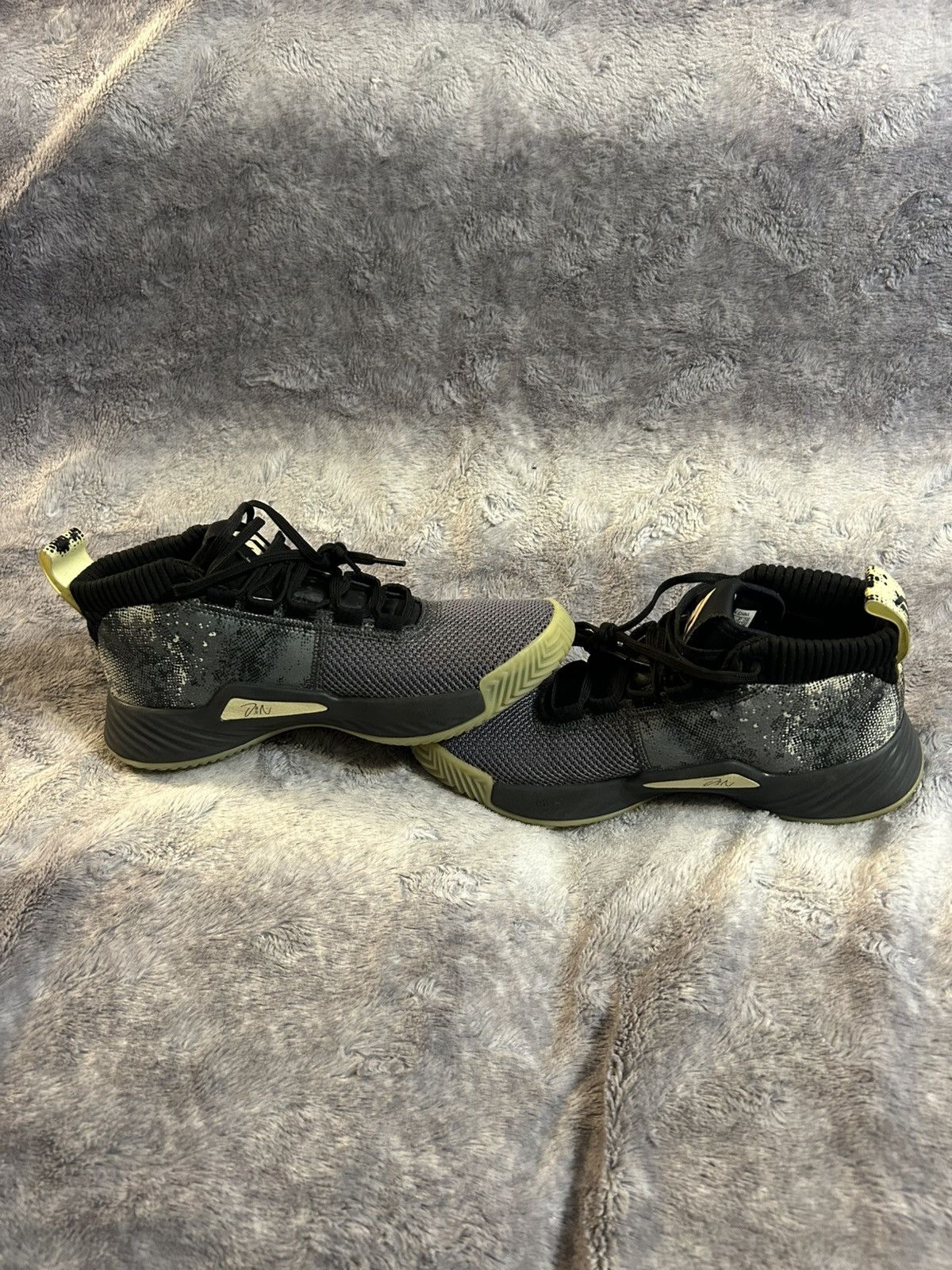 Adidas Adidas Dame 5 Light Yellow Size 6.5y Ds Size US 6.5 / EU 39-40 - 2 Thumbnail