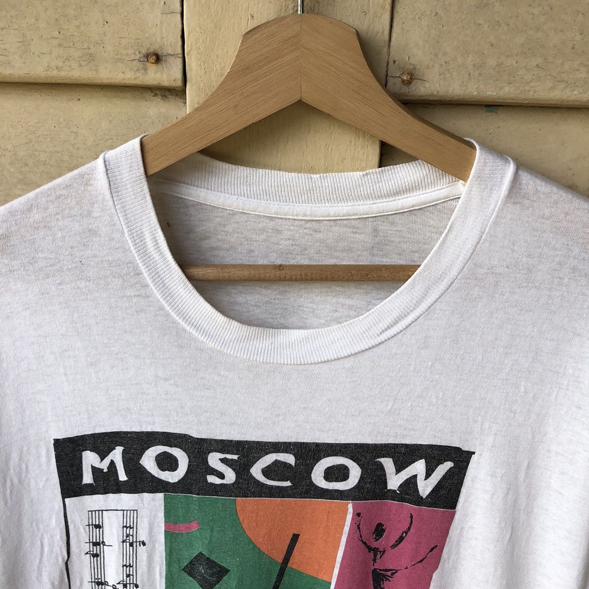 Vintage Vintage 90s Moscow Art Tshirt Size US L / EU 52-54 / 3 - 5 Thumbnail