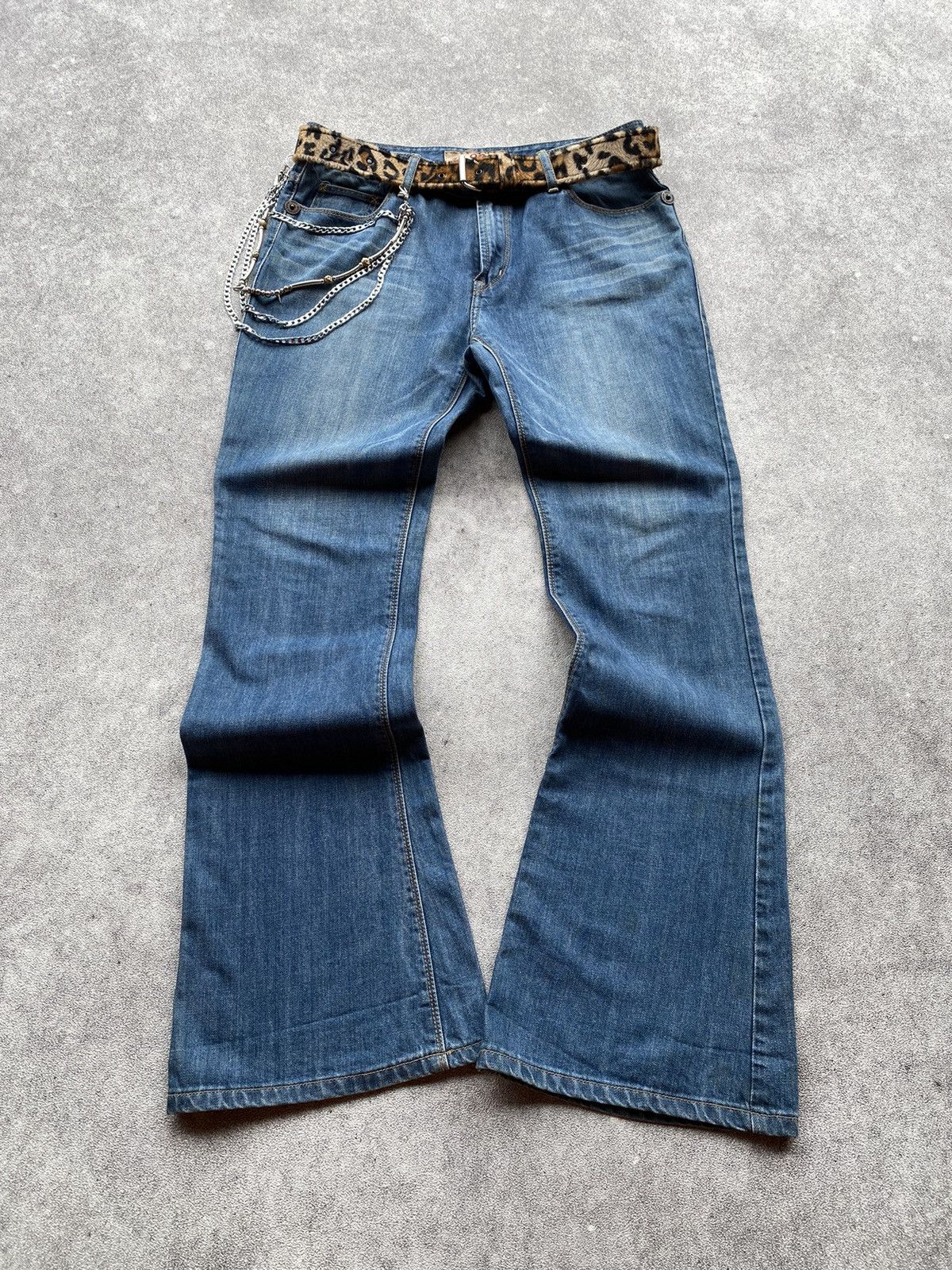 If Six Was Nine × Japanese Brand × Le Grande Bleu (L.G.B.) 2000s Jambange Distressed Flared Pant Size US 34 / EU 50 - 1 Thumbnail