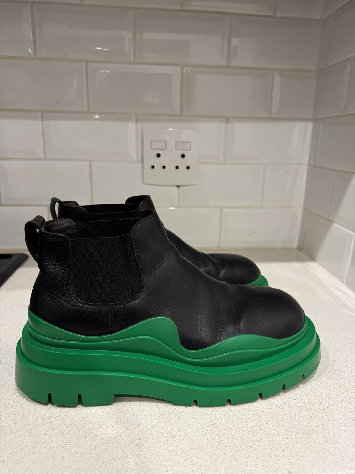 Bottega Veneta Bottega Veneta Tire Boots – Black/Parakeet 