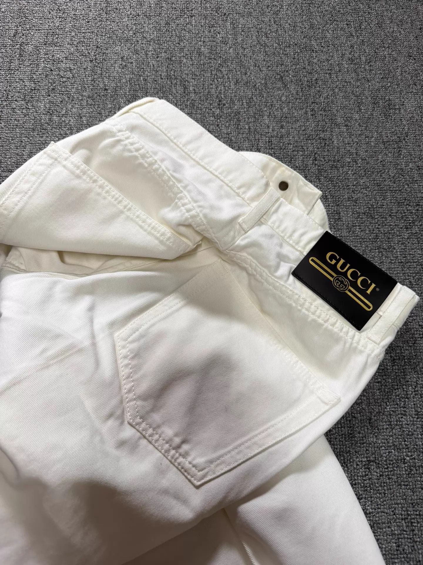 Gucci Gucci Women's White Logo Jeans 25 Size 25" / US 0 / IT 36 - 2 Thumbnail