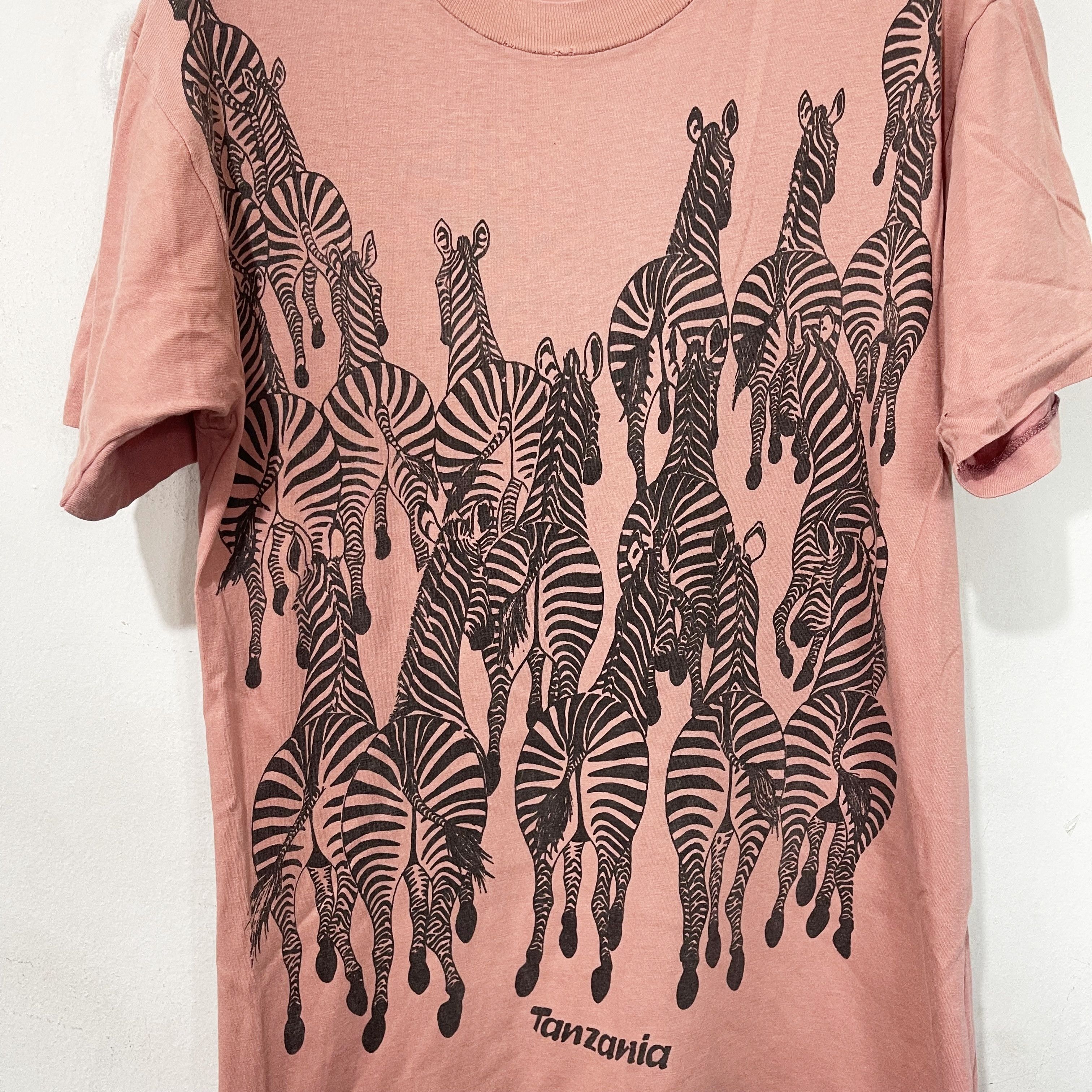 Vintage Vintage 90s Tanzania Zebra T-Shirt Size US S / EU 44-46 / 1 - 2 Thumbnail