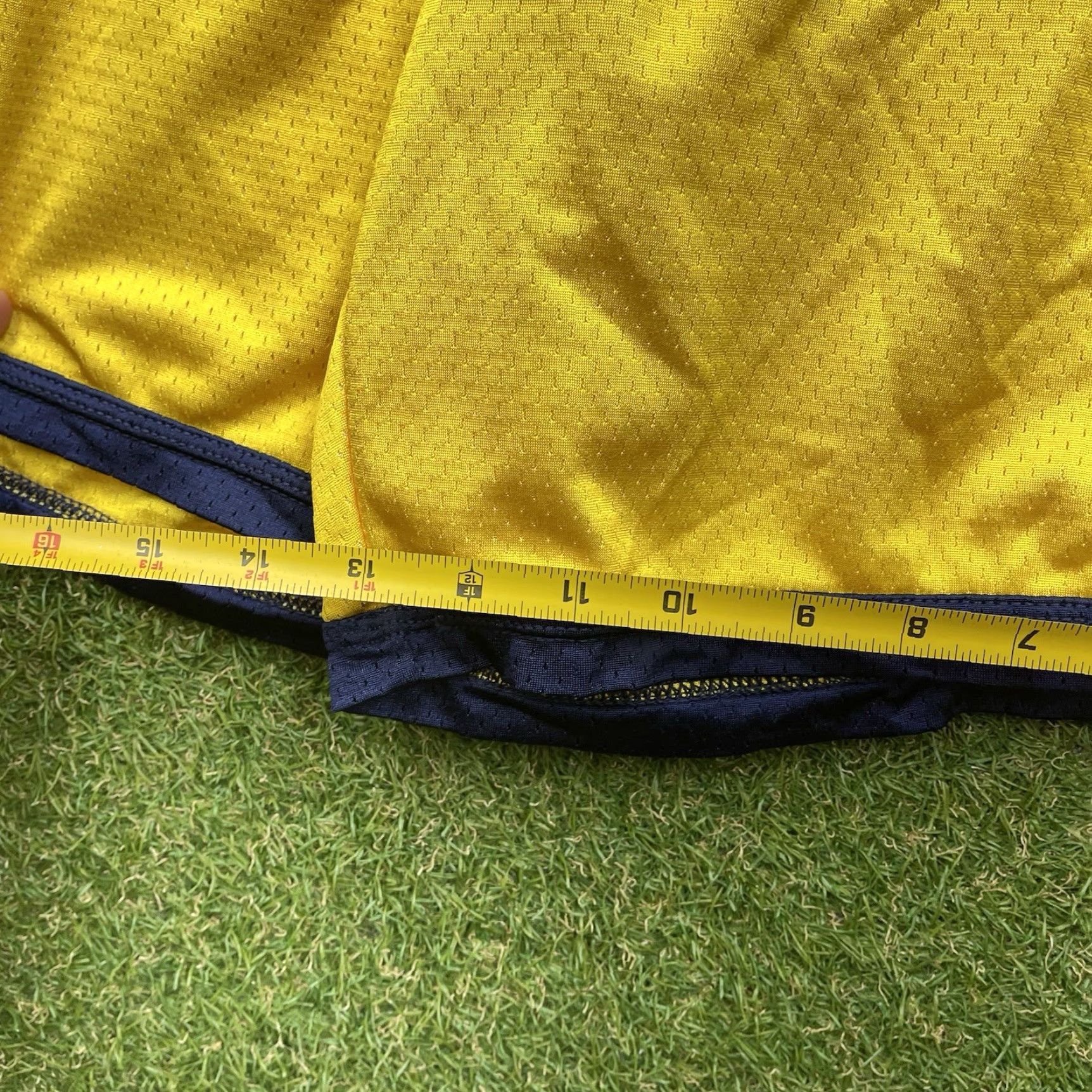 Adidas VINTAGE adidas Michigan Wolverines Shorts Mens XL Yellow Jersey Lounge Team Issued Basketball Pockets Logo Embroidered Size US 36 / EU 52 - 3 Thumbnail