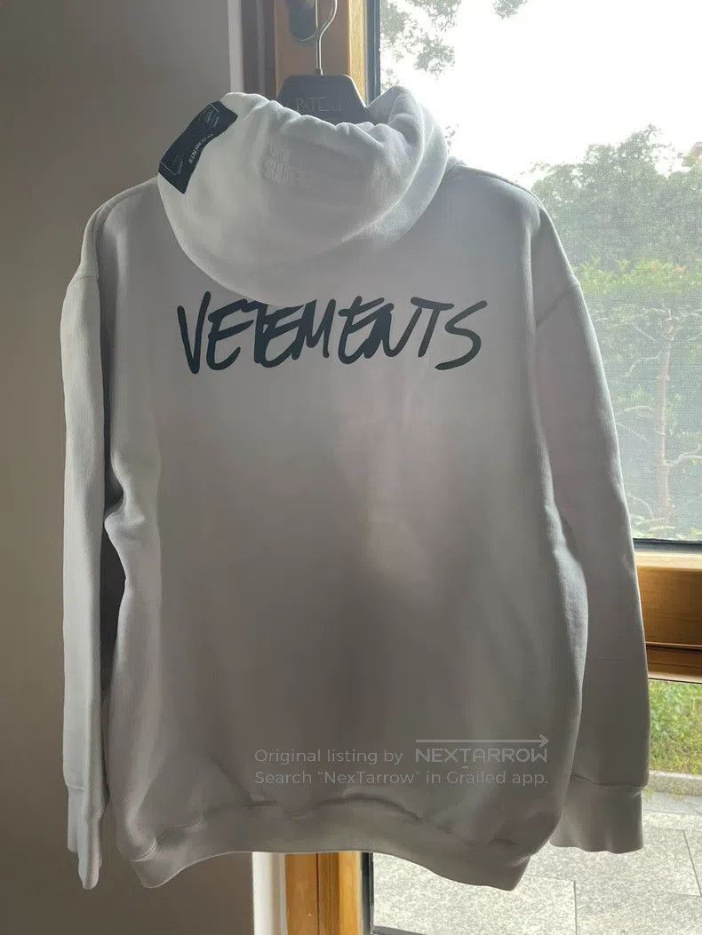 Vetements Vetements White Sweatshirt Size US S / EU 44-46 / 1 - 1 Thumbnail