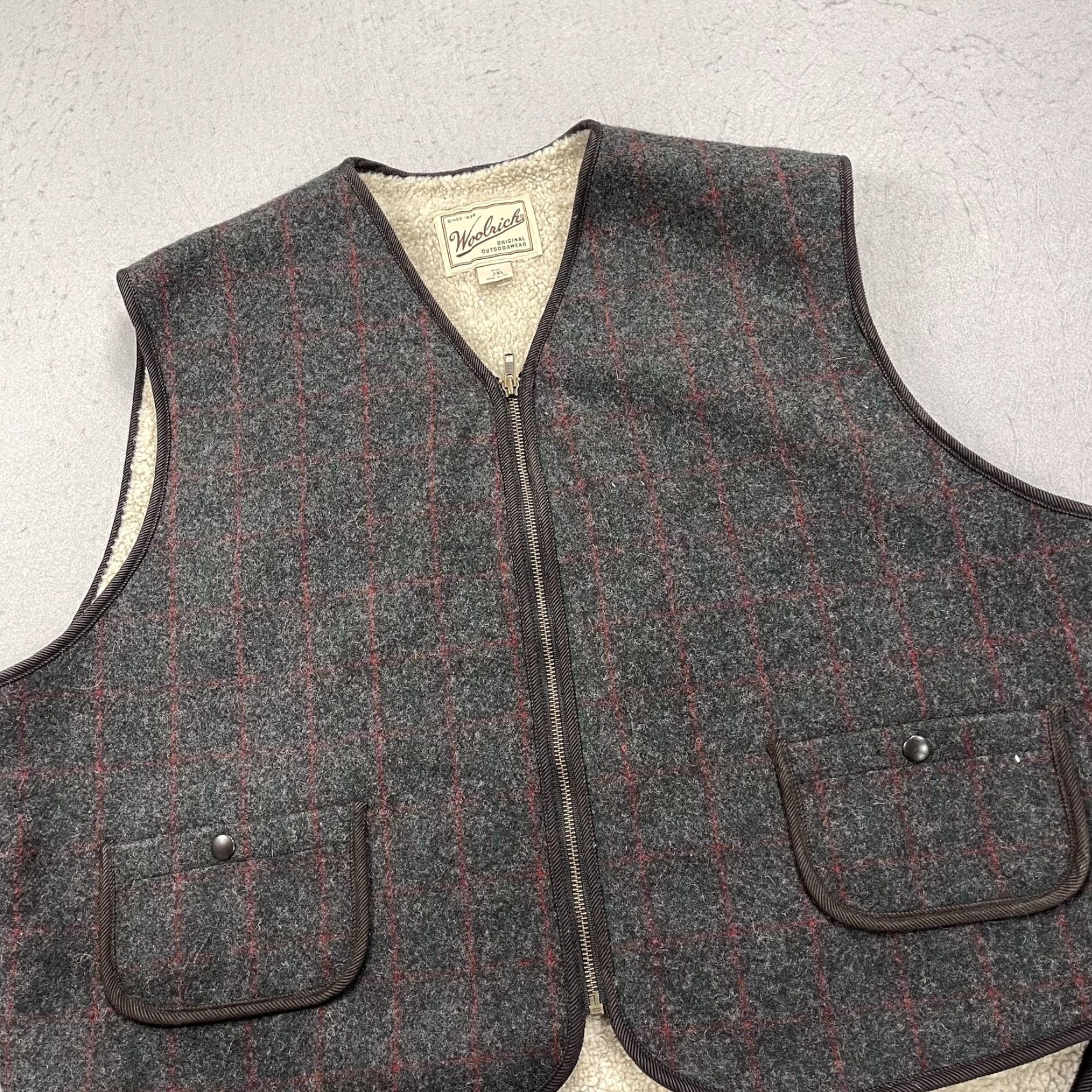 Vintage VINTAGE Woolrich Vest Mens 2XL Gray Plaid Wool Sherpa Lined Full Zip Outdoor Woolrich Vest Mens 2XL Gray Plaid Wool Sherpa Lined Zip Pockets Size US XXL / EU 58 / 5 - 4 Thumbnail