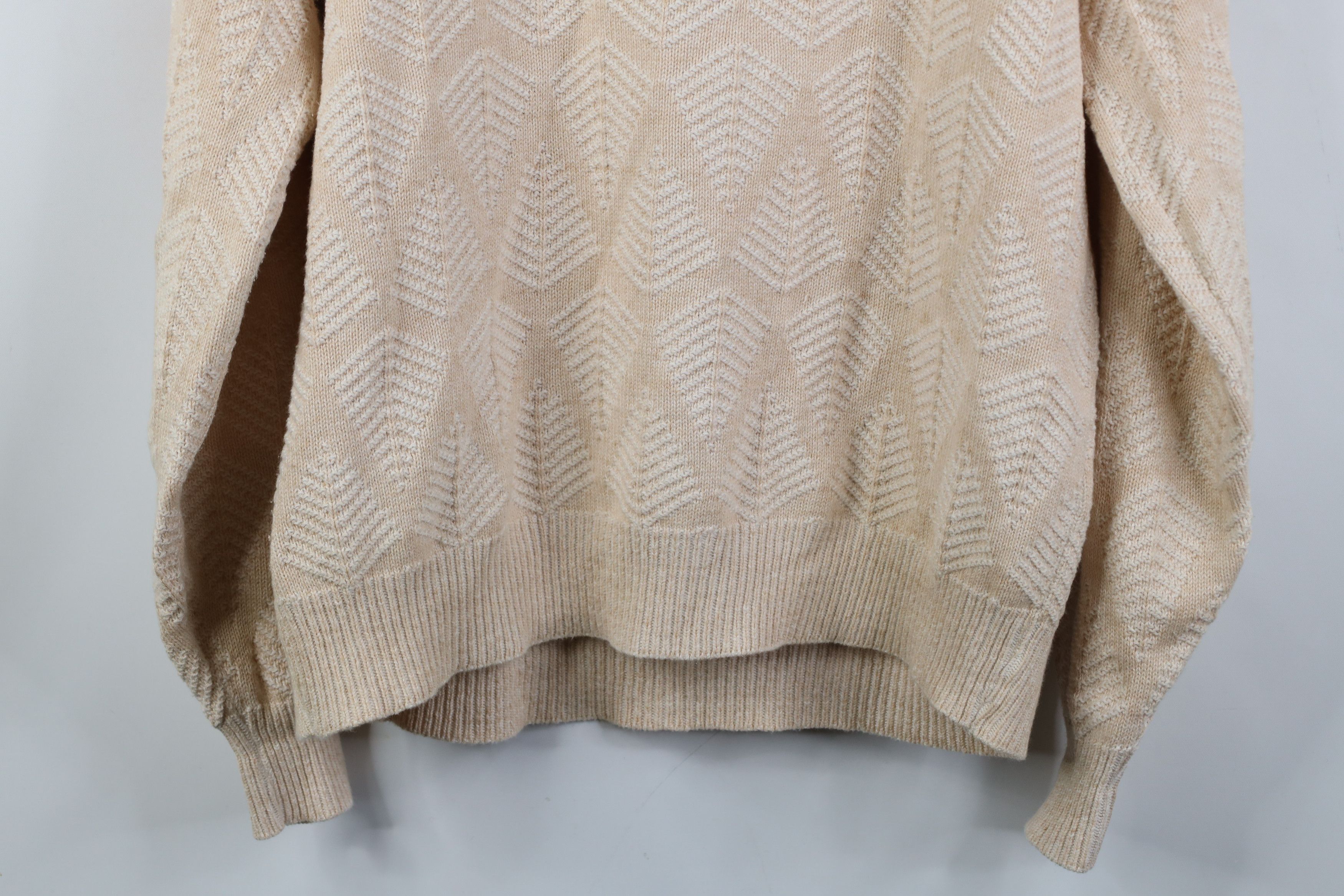 Vintage Vintage 90s Dapper Tree Knit V-Neck Sweater Beige USA Size US M / EU 48-50 / 2 - 11 Thumbnail