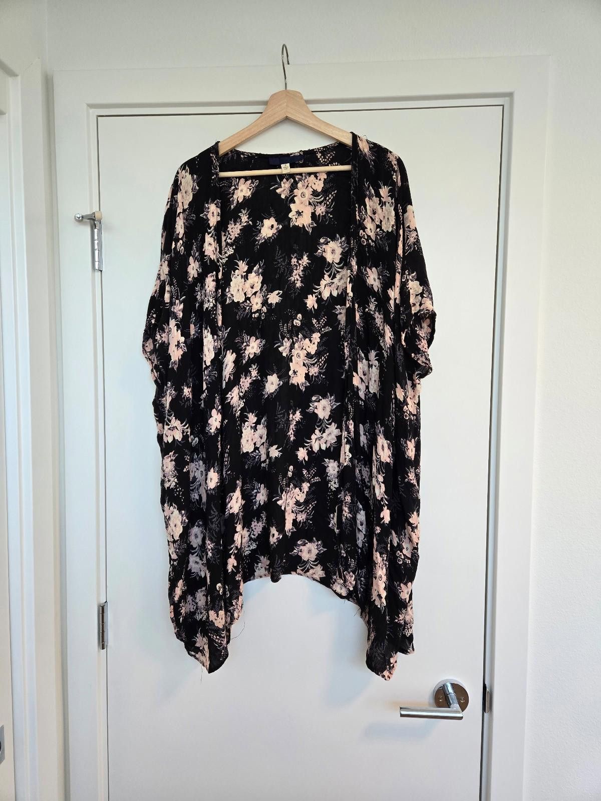 Other Francesca's Collection Floral Kimono Robe Size S / US 4 / IT 40 - 2 Thumbnail