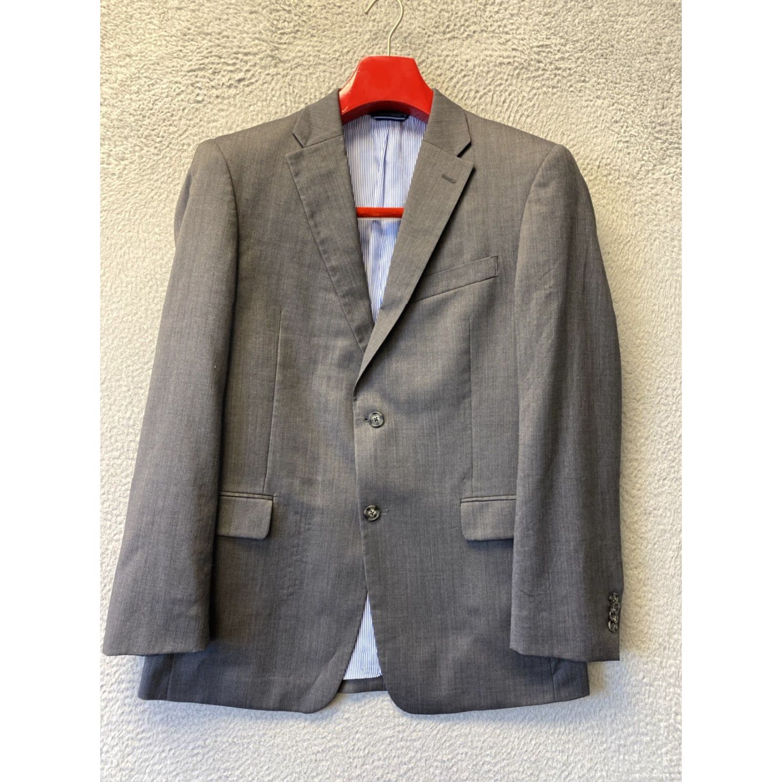 Tommy Hilfiger TOMMY HILFIGER Men's Gray Modern Fit Tuxedo Suit 40R Jacket & 34x32 Pants - Solid Wool Blend - Two Button - Sports Theme Size 40R - 2 Thumbnail