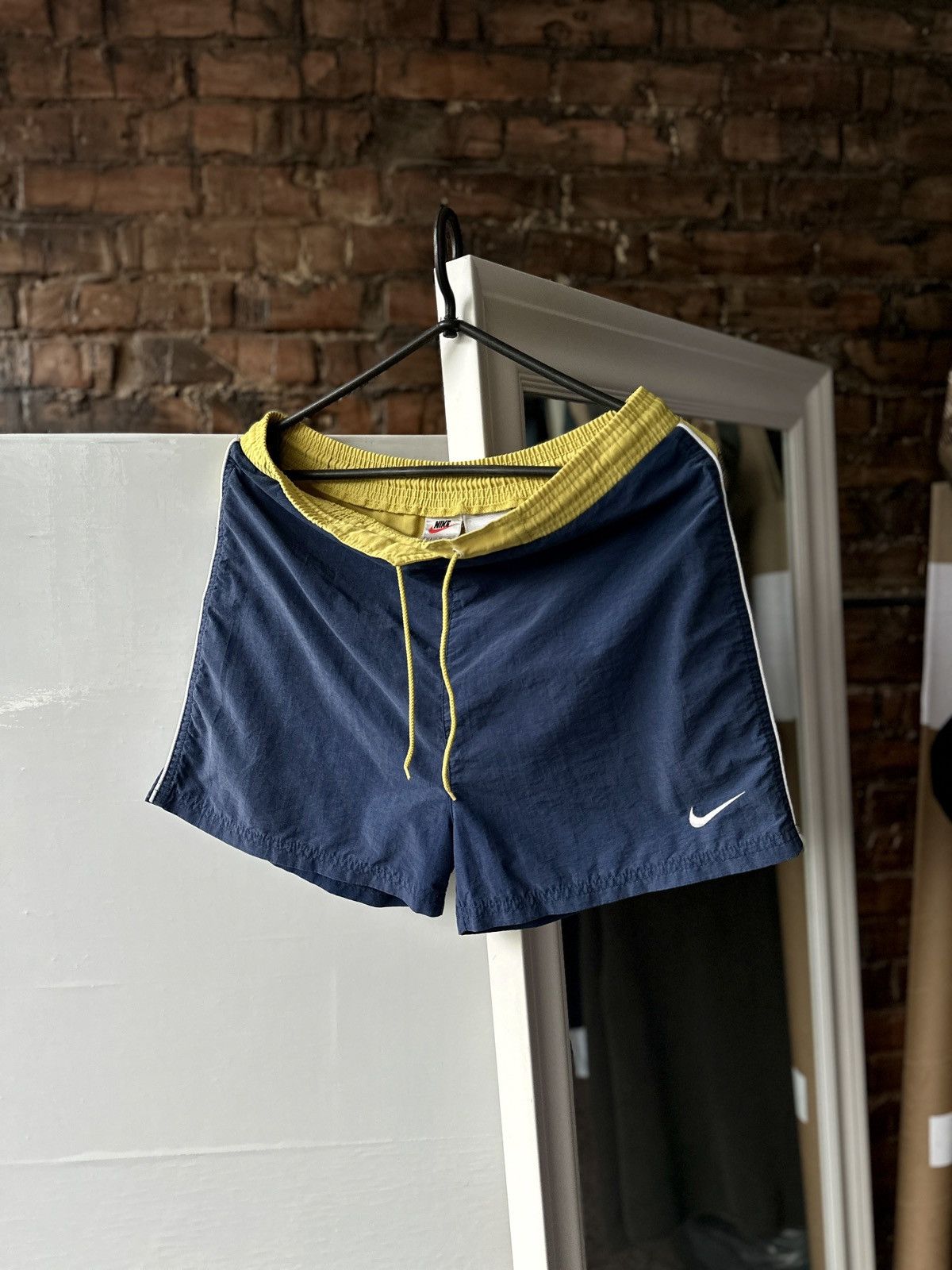 Nike × Vintage Vintage Women’s Nike Shorts Swoosh Big Logo Size: M Size 32" / US 10 / IT 46 - 2 Thumbnail