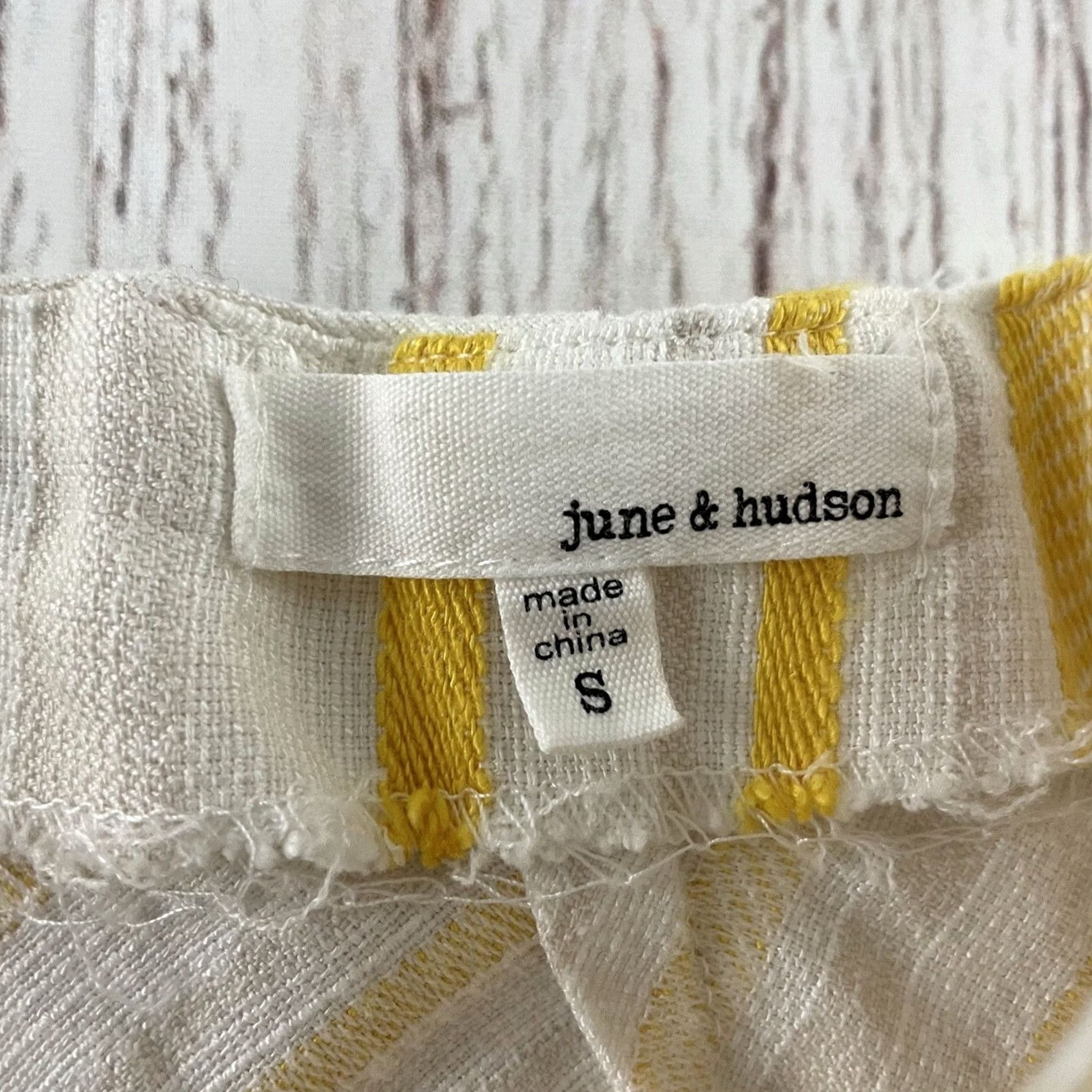 Hudson June & Hudson Yellow Striped Scallop Bottom Shorts Women's Small Clothing Bottoms Shipped XS? Size 28" / US 6 / IT 42 - 2 Thumbnail