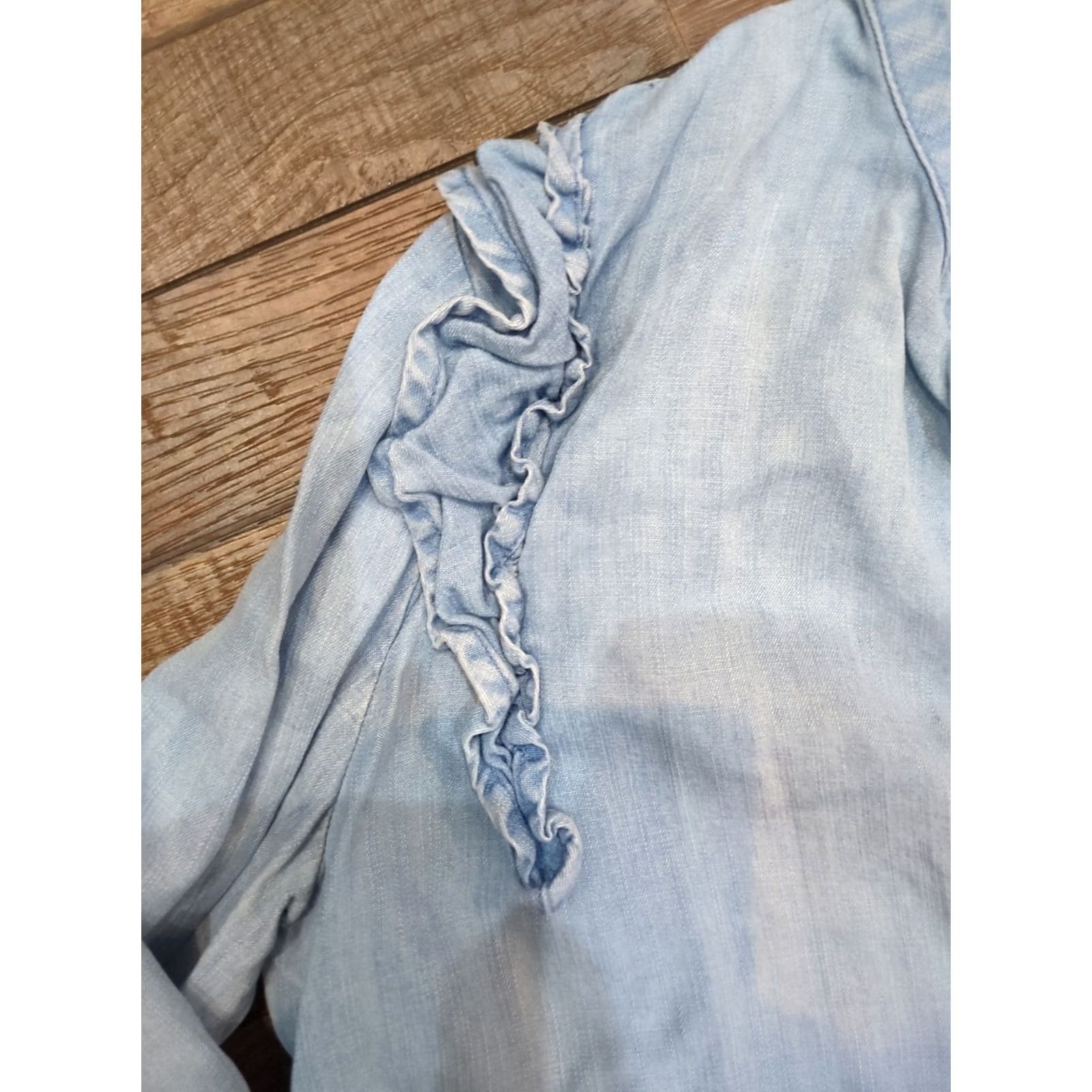 Anthropologie Cloth & Stone Anthropologie Shirt Chambray Blue Ruffle Tencel Balloon Sleeve V-Neck Knee Length Womens S Spring Casual Shirt Ladies Size S / US 4 / IT 40 - 2 Thumbnail