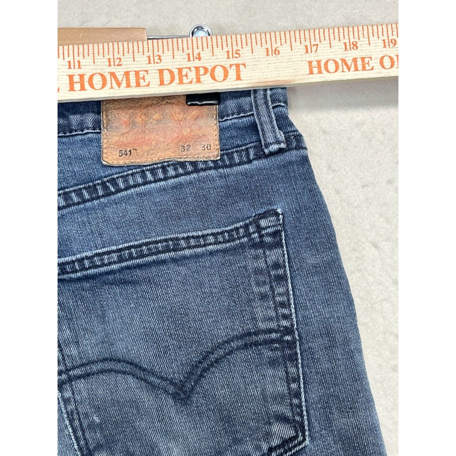 Denime LEVIS BLUE JEANS MENS 541 32x30 ATHLETIC FIT DISTRESSED 100% COTTON DENIM Regular 5-Pocket Size US 32 / EU 48 - 3 Thumbnail