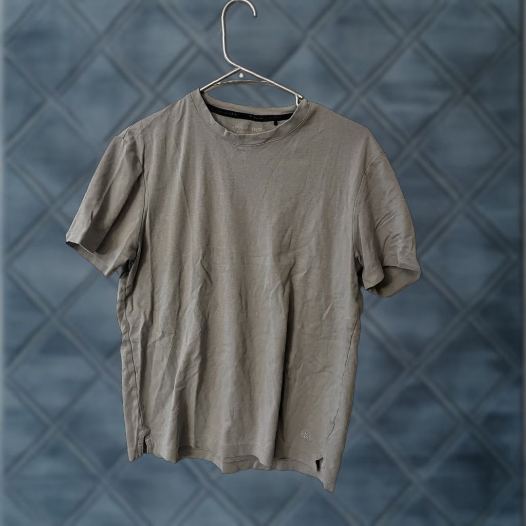 Banana Republic Banana Republic Men’s Tee Luxe Touch Performance Gray M Shirt Mens Size US M / EU 48-50 / 2 - 1 Thumbnail