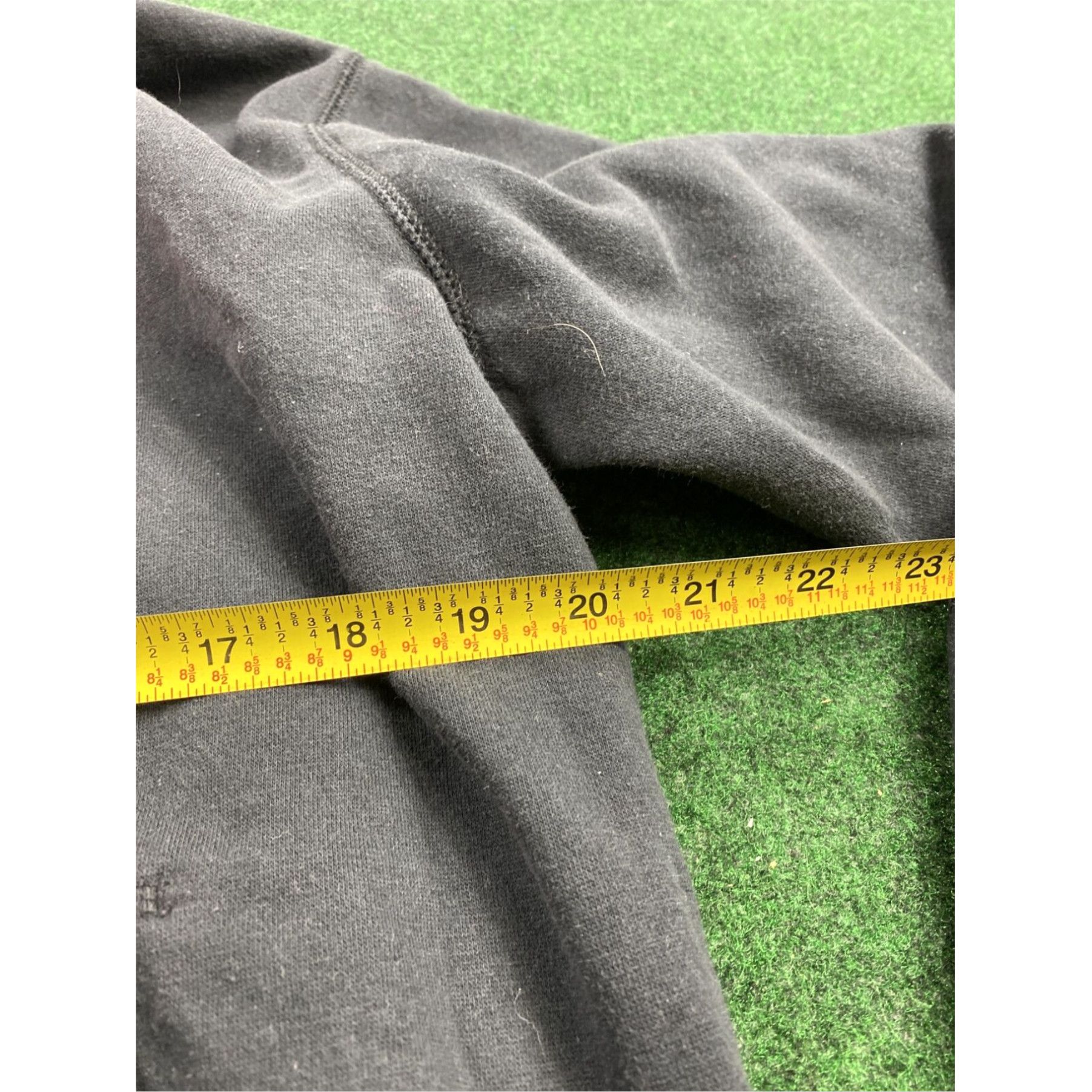 Nike Vintage Nike Small Swoosh Travis Scott Mini Check Sweatshirt Size M Size US M / EU 48-50 / 2 - 5 Thumbnail