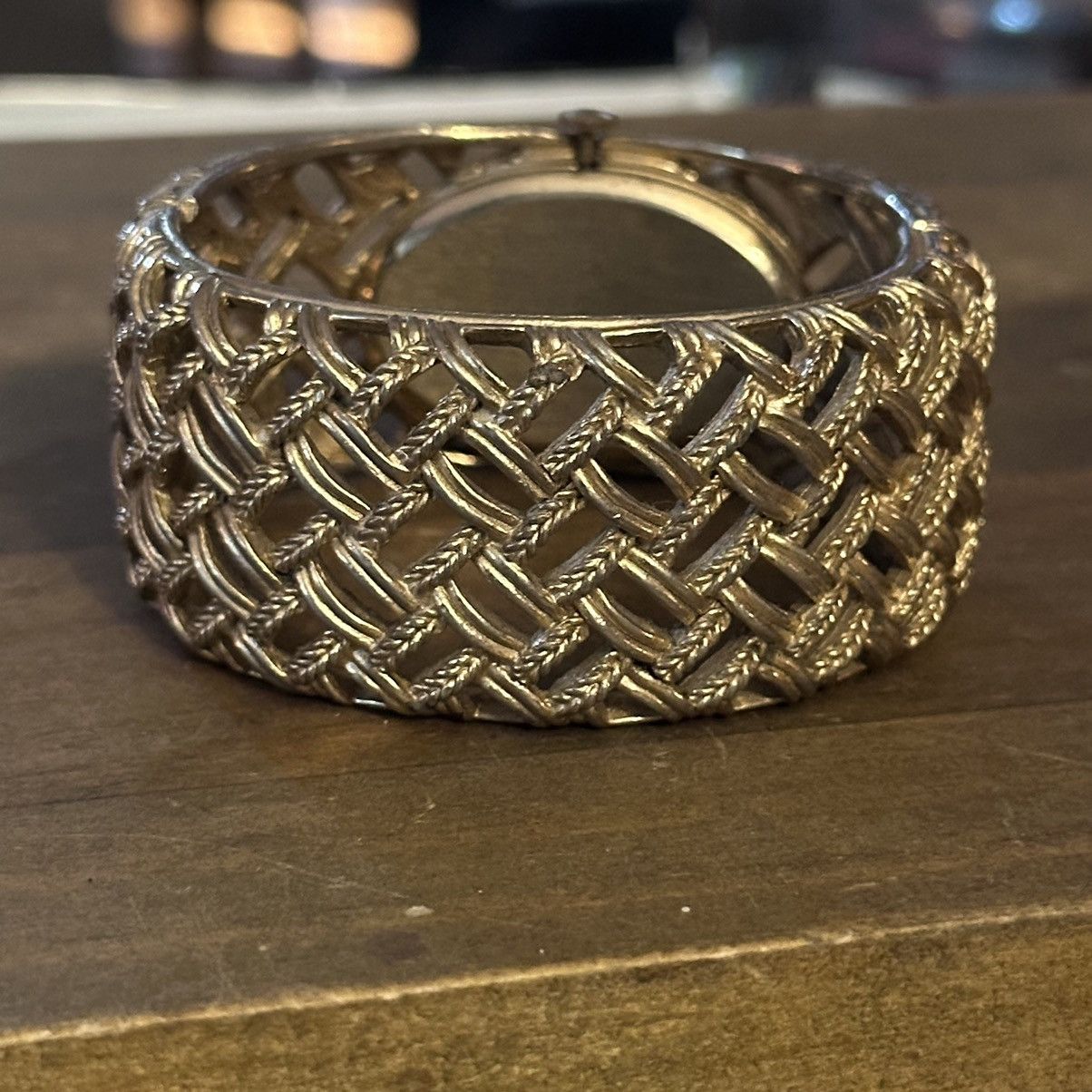 Vintage Vintage Sheffield 17 Jewels wide basketweave cuff watch Size ONE SIZE - 3 Thumbnail