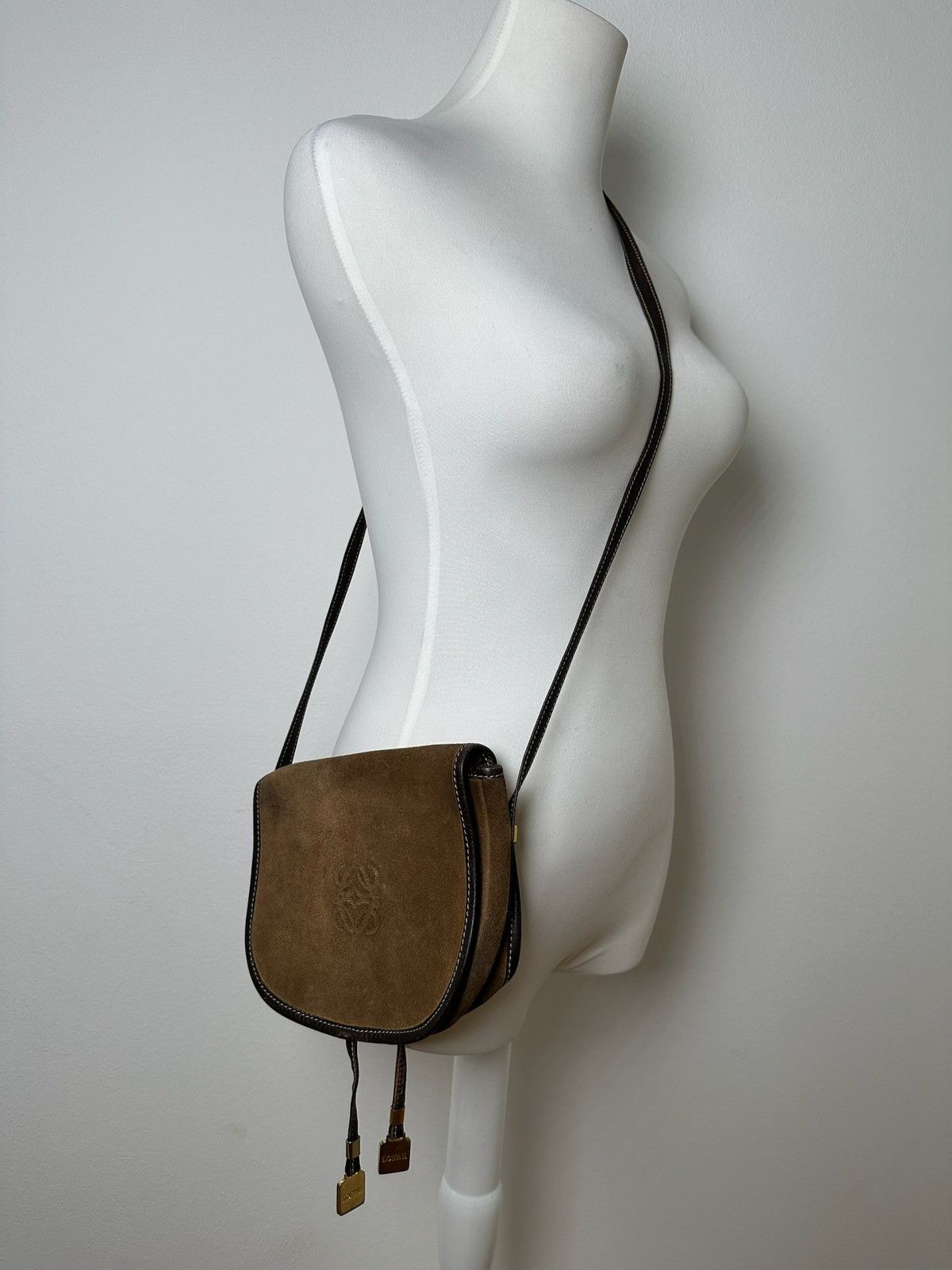 Loewe Vintage Loewe Madrid Suede Crossbody Bag Brown Size ONE SIZE - 10 Thumbnail