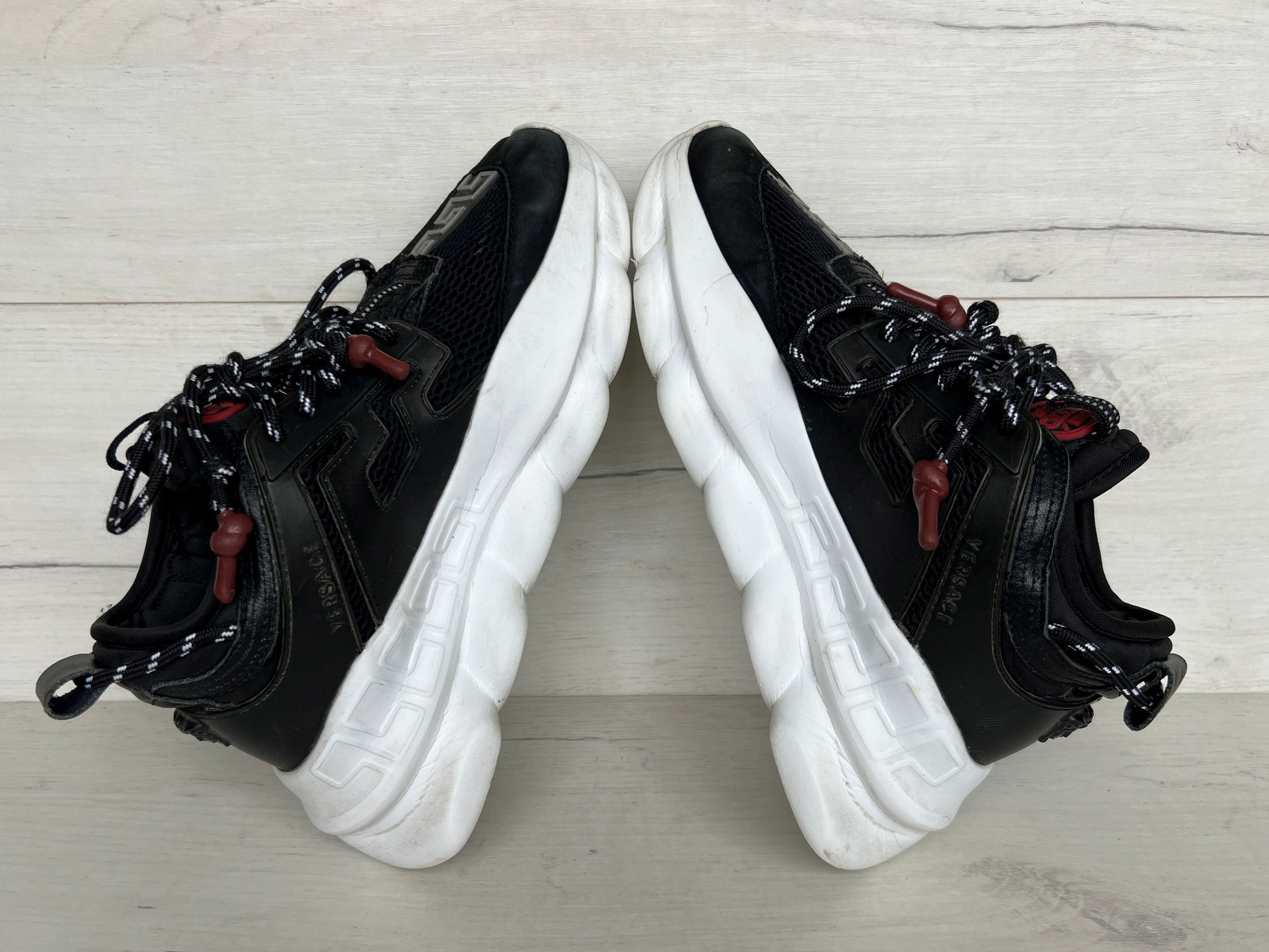 Versace VERSACE CHAIN REACTION BLACK/WHITE SNEAKERS Size US 7 / EU 40 - 8 Thumbnail