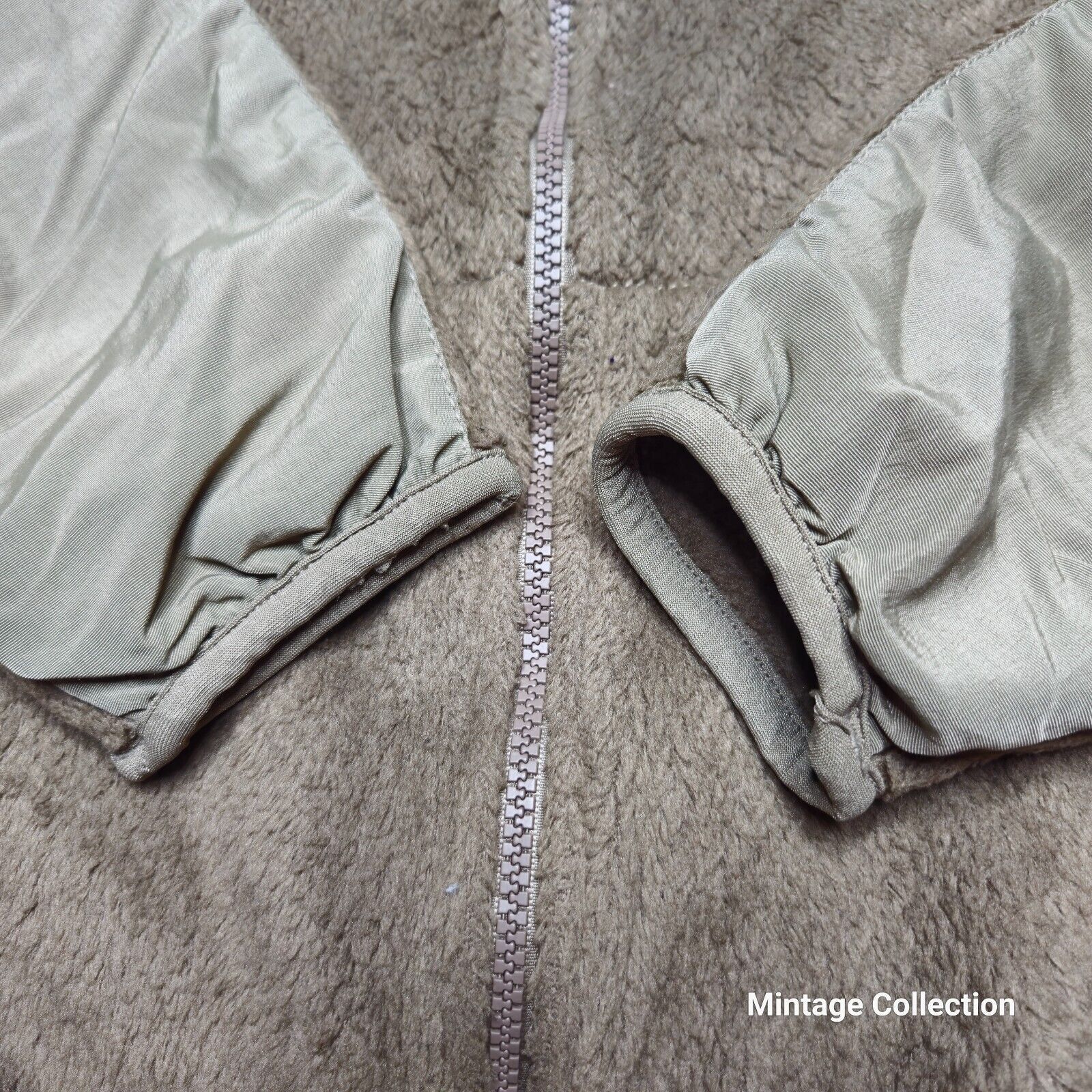 Polartec USGI Military Gen III Fleece Cold Weather Jacket Coyote Sz M Size US M / EU 48-50 / 2 - 5 Thumbnail
