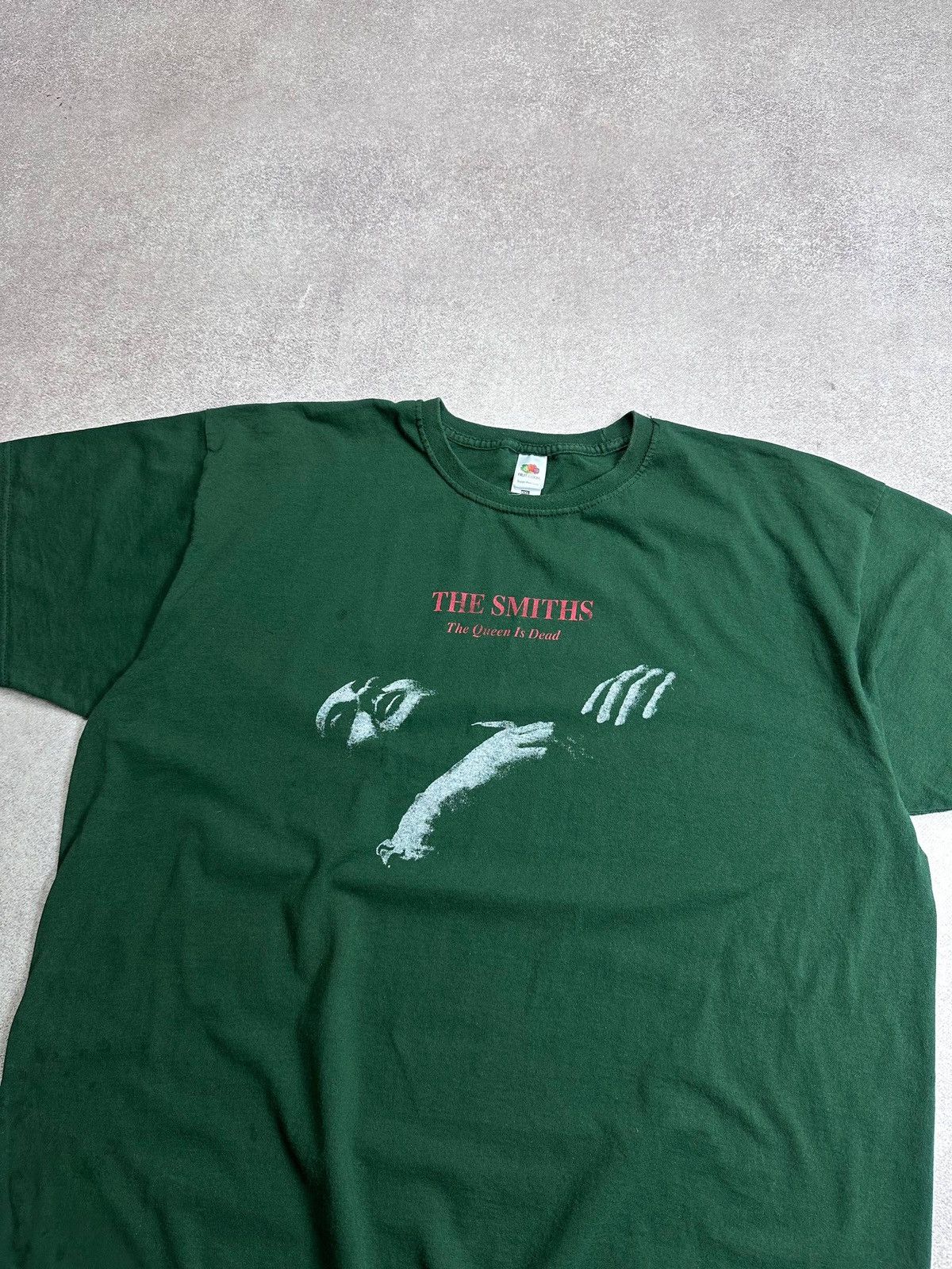 Band Tees Vintage The Smith The Queen Is Dead Boxy T-shirt XXL Size US XXL / EU 58 / 5 - 2 Thumbnail
