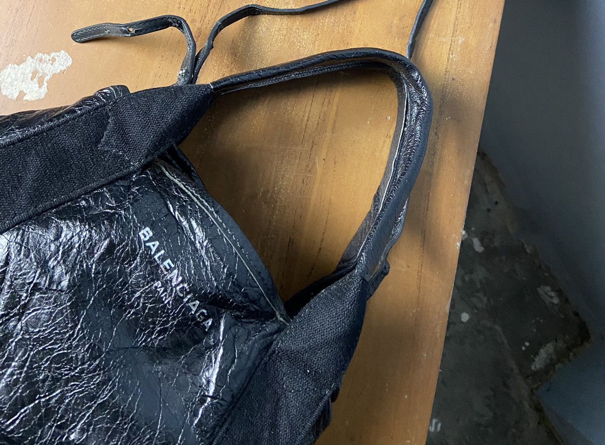 Balenciaga Balenciaga Paris Crossbody Handbag Size ONE SIZE - 3 Thumbnail