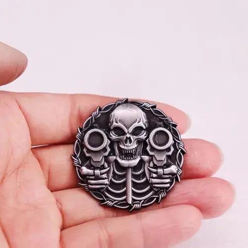 Other Skull With Two Guns Pistols Pin/Brooches Size ONE SIZE - 1 Thumbnail