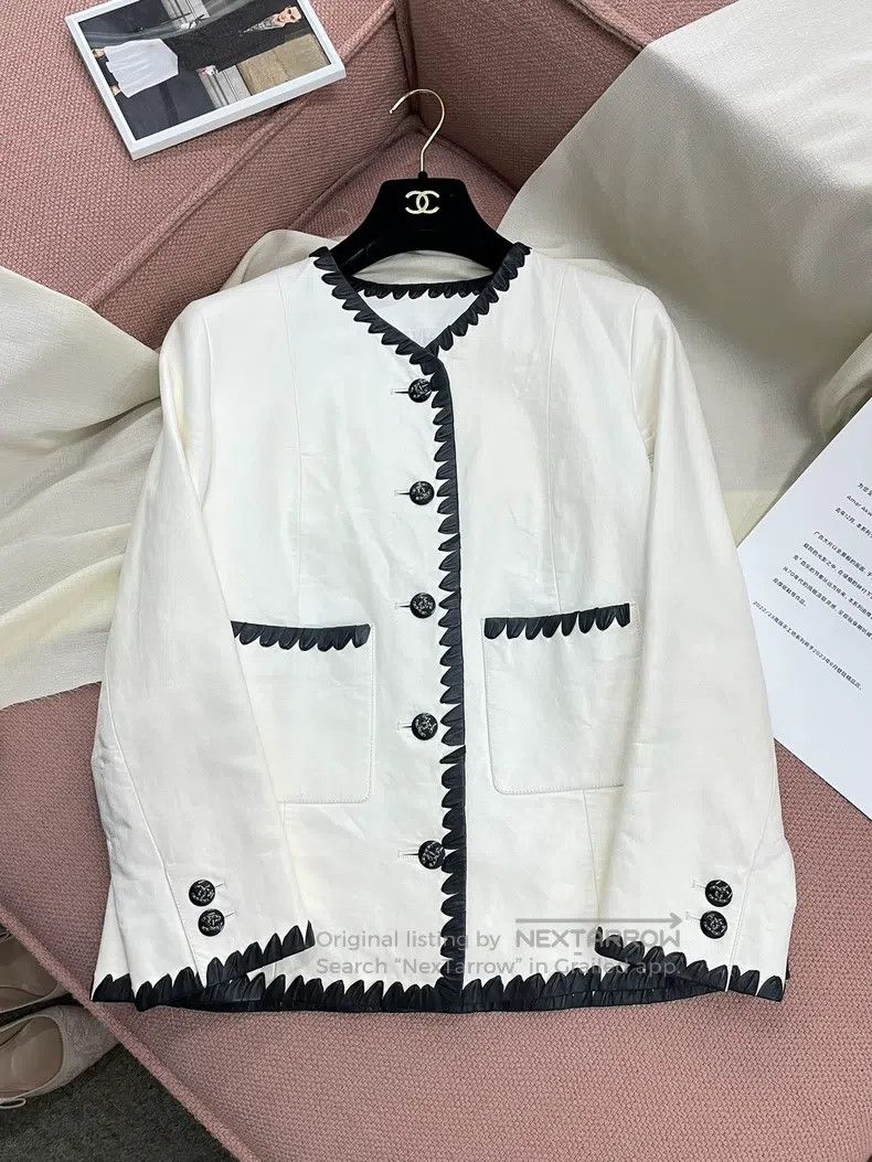 Chanel Chanel White, black, black, diamond-buttoned leather jacke Size XS / US 0-2 / IT 36-38 - 1 Thumbnail