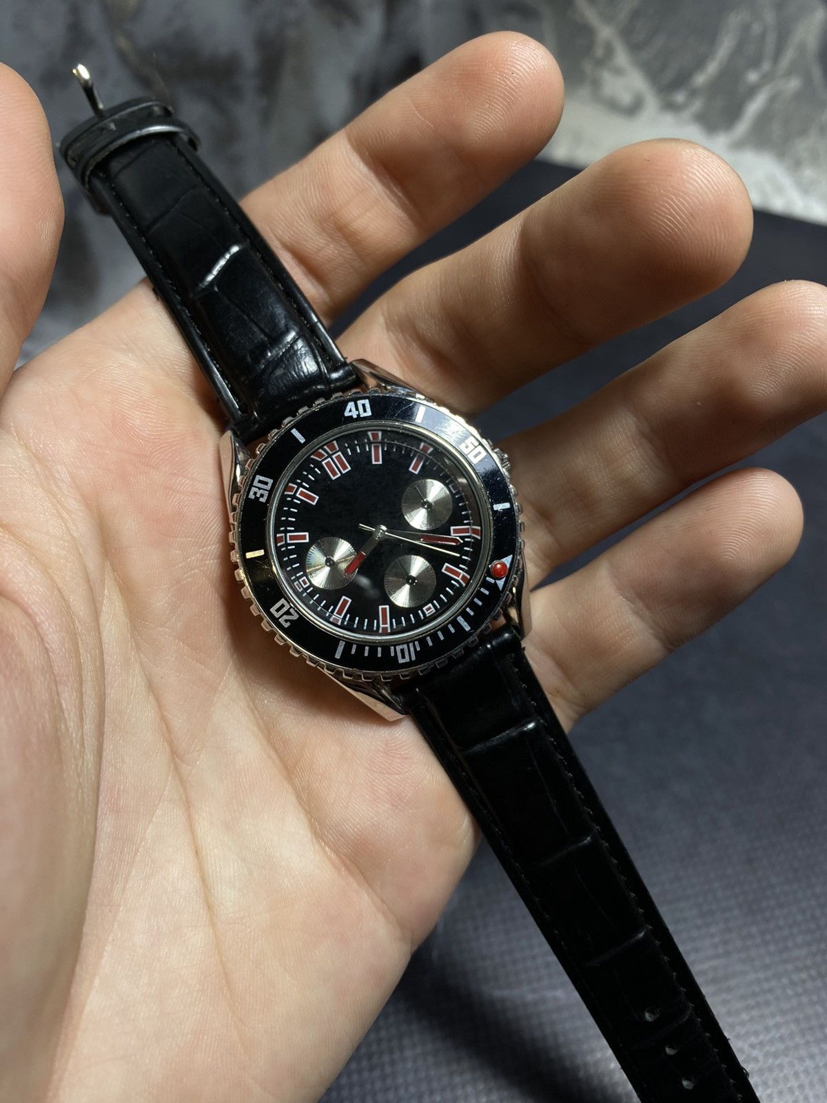Vintage Avon Black Diver Quartz Watch Sporty Vintage Style ⌚ Size ONE SIZE - 12 Thumbnail