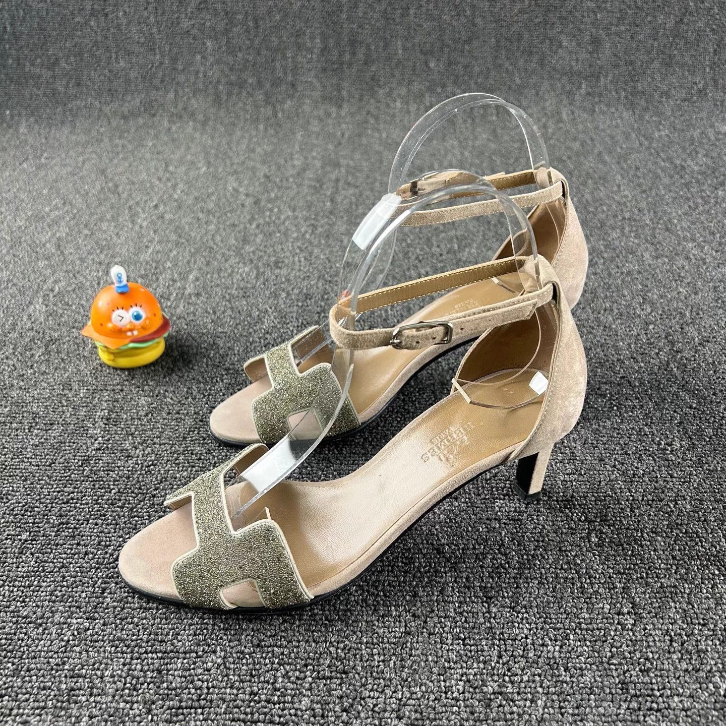 Hermes Hermes Sequin Logo Heels 35.5 Like New Size US 4.5 / IT 34.5 - 1 Thumbnail