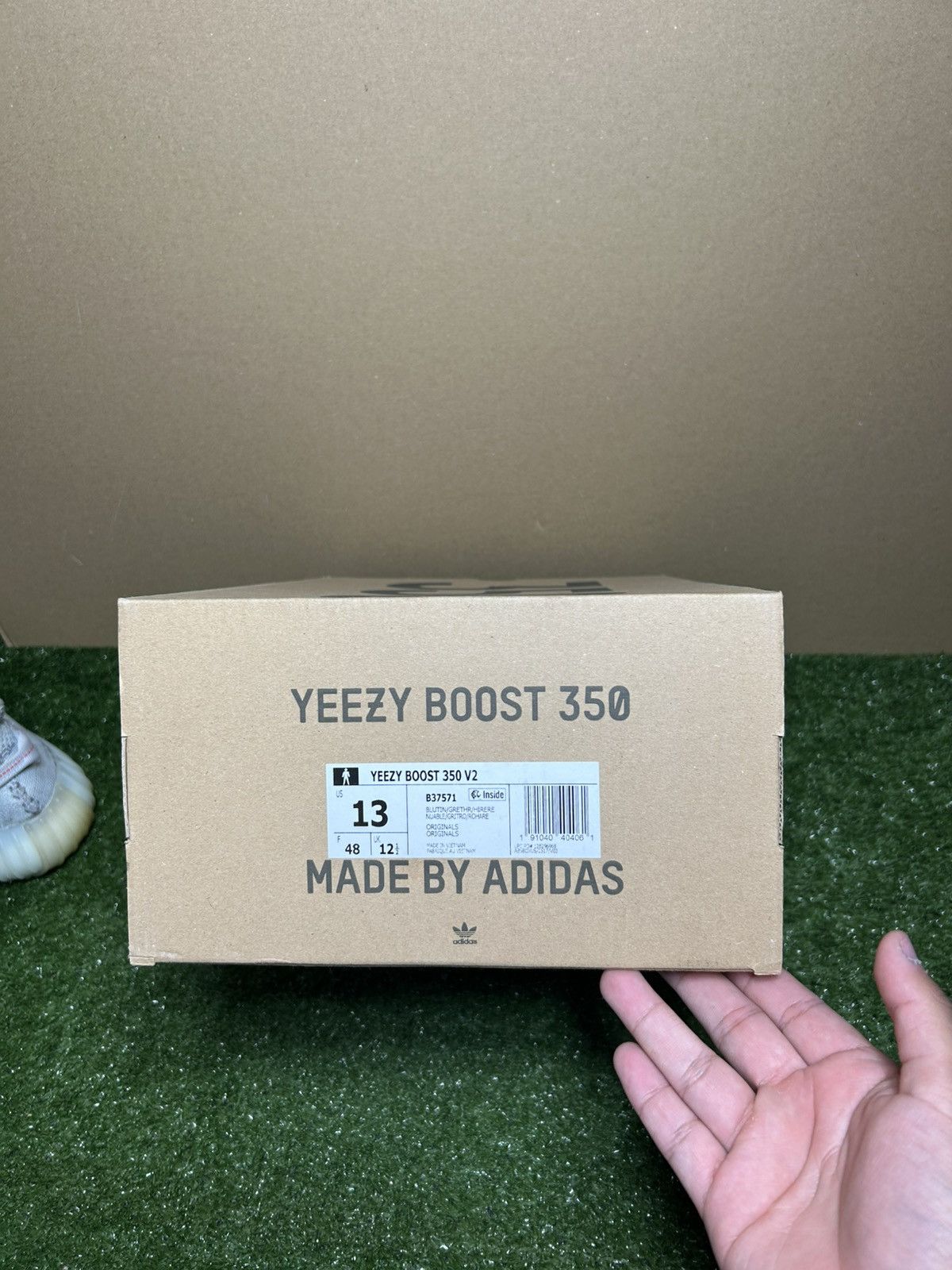 Yeezy Yeezy 350 blue tint Size US 13 / EU 46 - 11 Thumbnail