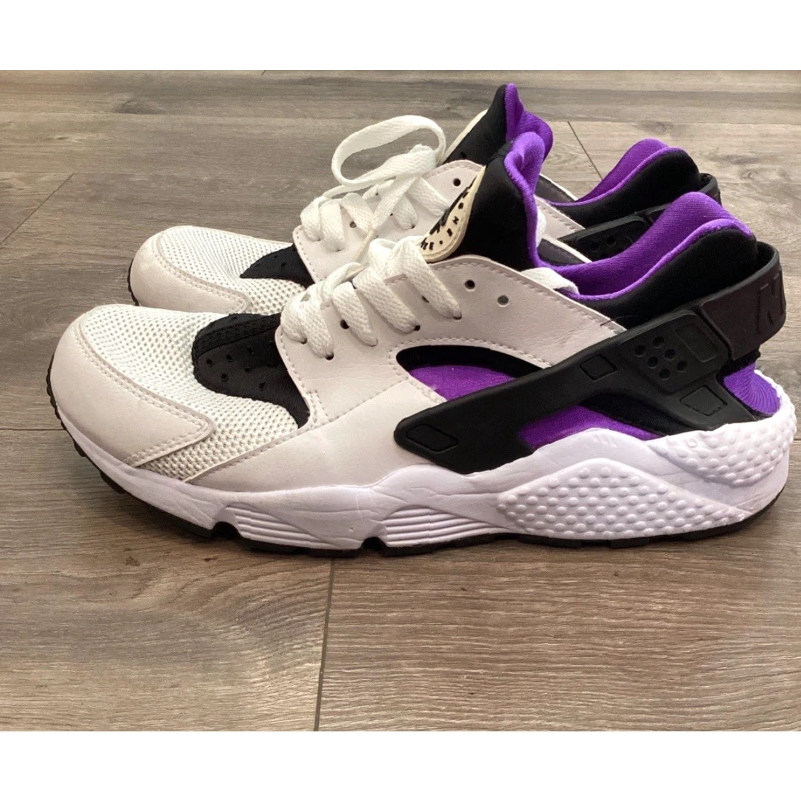 Nike WOMEN'S Nike Air Huarache 91 QS Sneaker UK 7.5 Purple Athletic 2017 Size US 7.5 / IT 37.5 - 3 Thumbnail