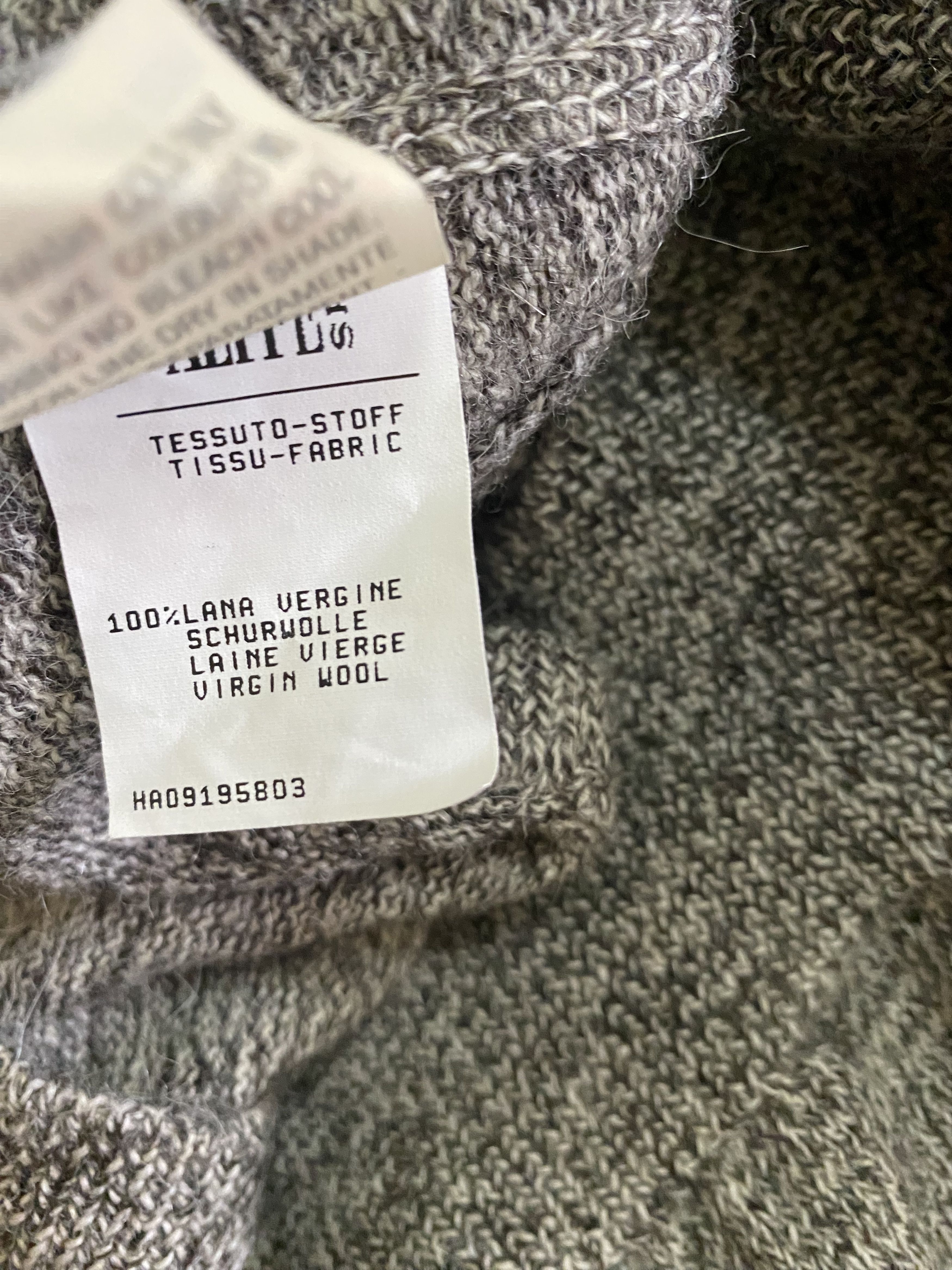 Moschino Summer Moschino ‘Holes’ Virgin Wool Sweater Size US M / EU 48-50 / 2 - 7 Thumbnail