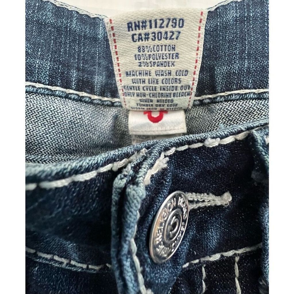 True Religion True Religion Low Rise Dark Wash Flared Denim Jeans Size 28" / US 6 / IT 42 - 7 Thumbnail