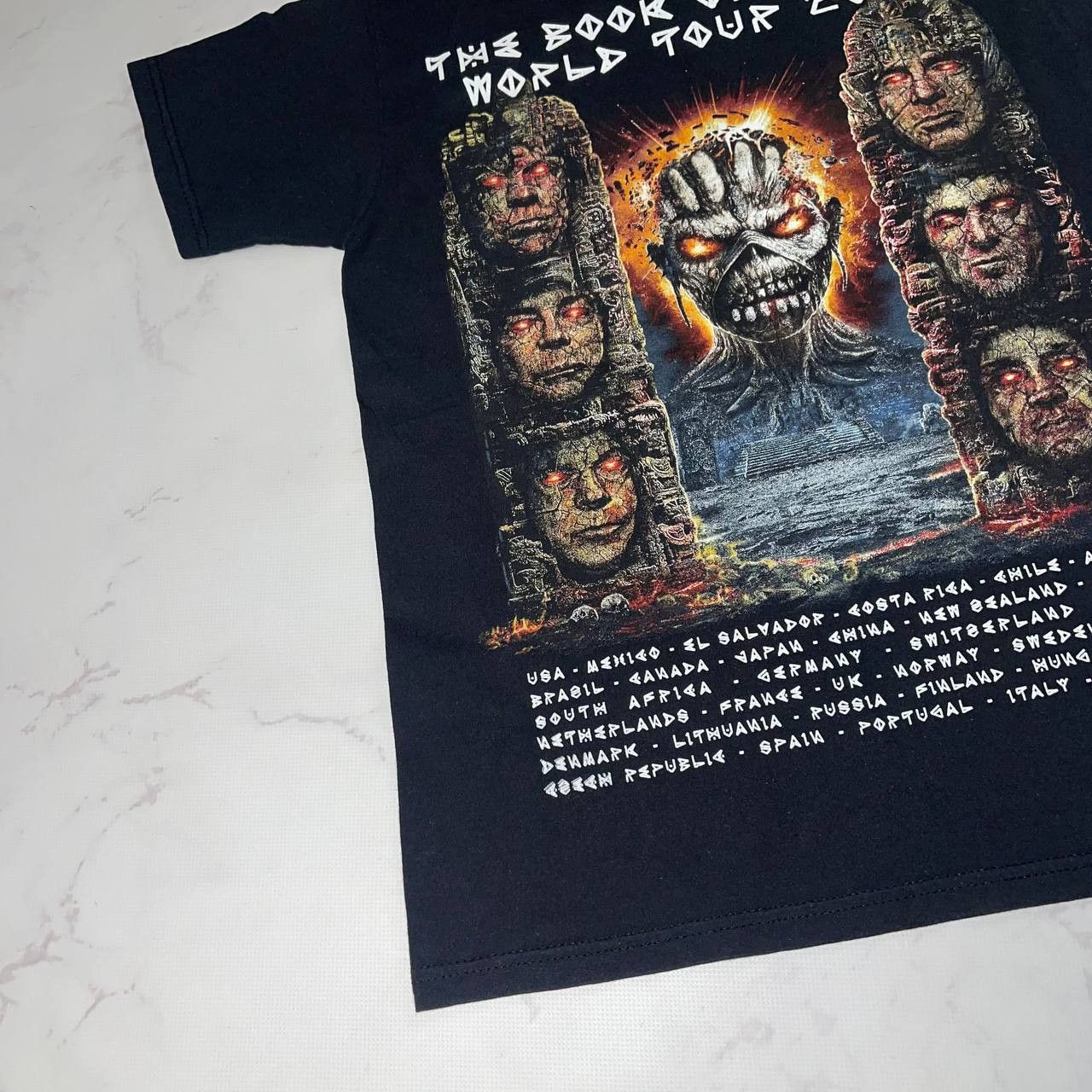 Vintage Vintage X Band Tees X Iron Maiden The Book Of Souls Tour Tee Size US S / EU 44-46 / 1 - 15 Thumbnail