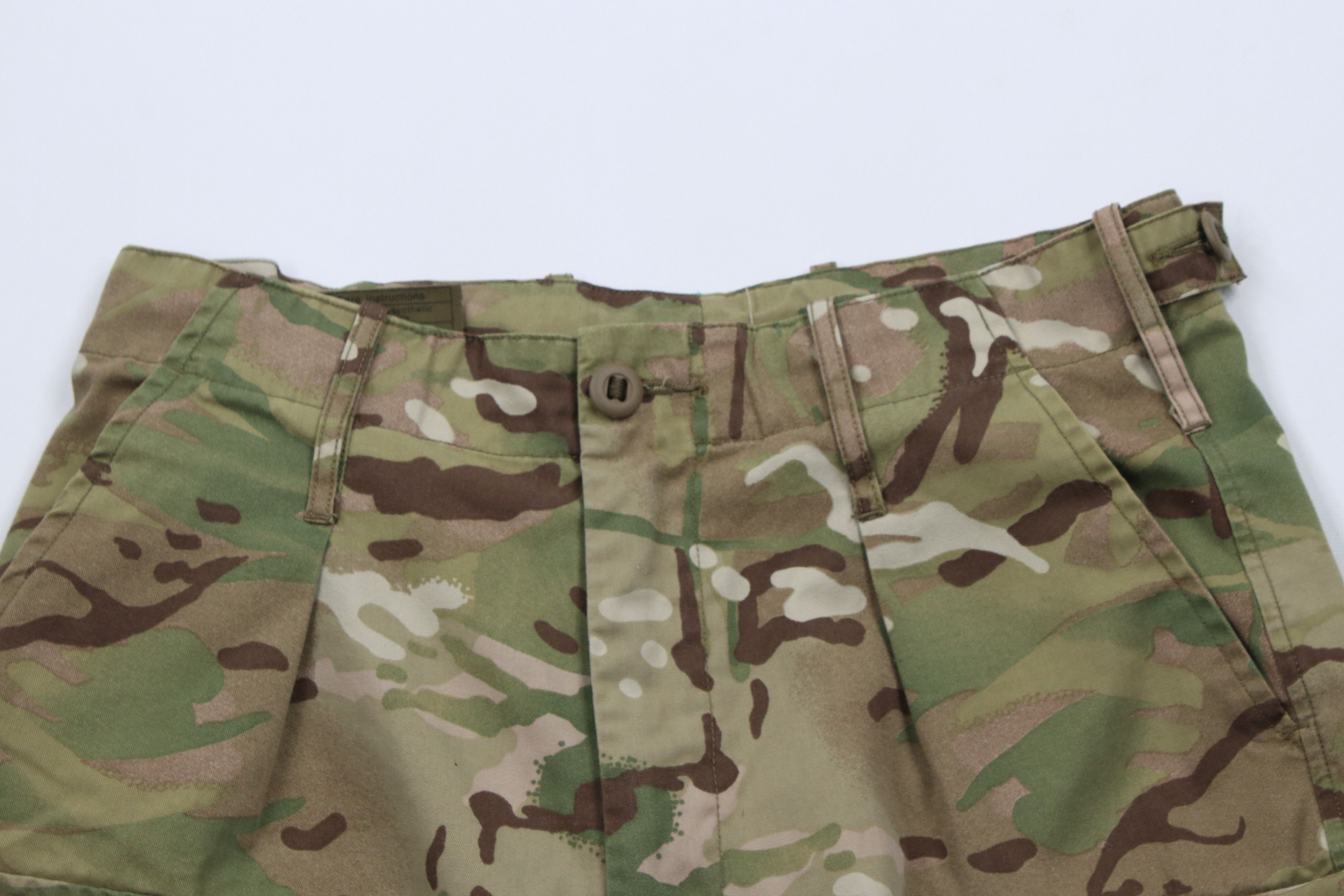 Vintage Vintage 90s Streetwear Camouflage Above Knee Cargo Shorts Size US 30 / EU 46 - 2 Thumbnail