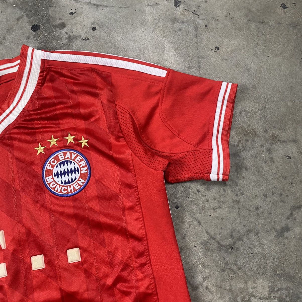 Vintage y2k FC Bayern Munchen Muller Muller Bootleg Jersey Size US S / EU 44-46 / 1 - 3 Thumbnail