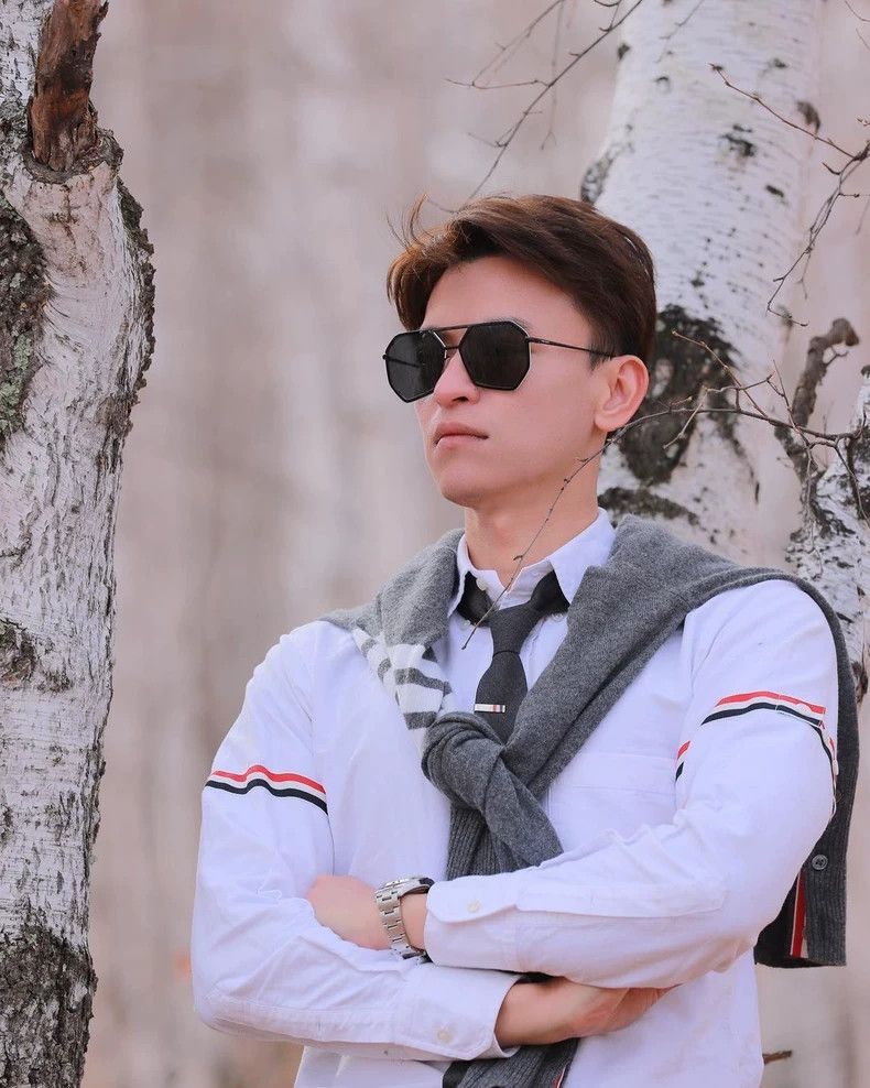 Thom Browne Thom BrowneClassic double-sleeved shirt 2503-Nextarrow Size US M / EU 48-50 / 2 - 9 Thumbnail