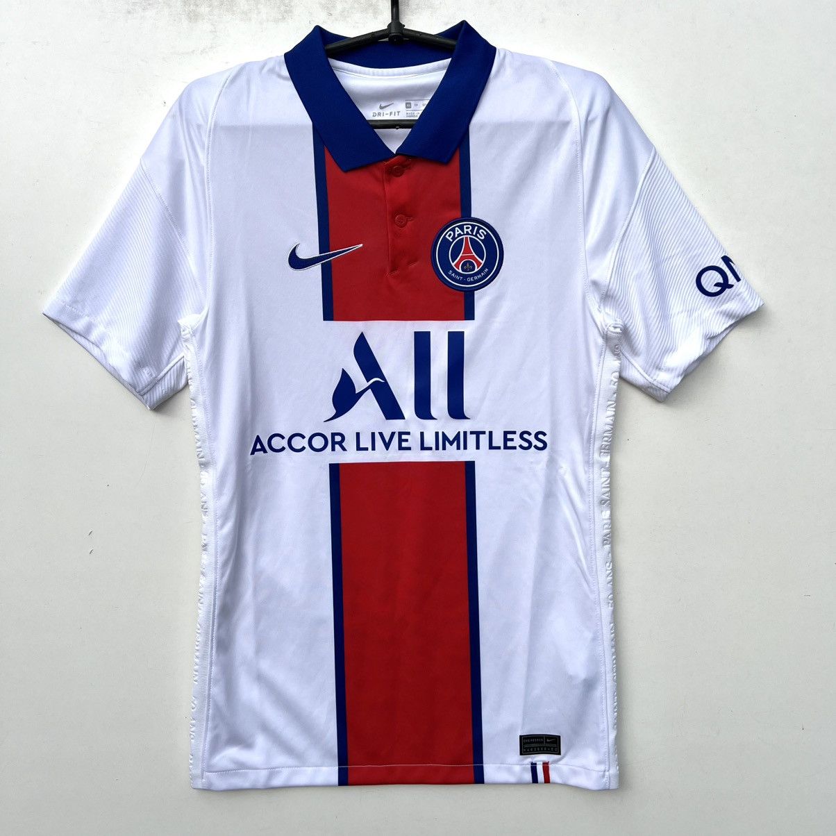 Nike Nike PSG Paris Saint-Germain 2020/2021 soccer Jersey Size US XS / EU 42 / 0 - 1 Thumbnail